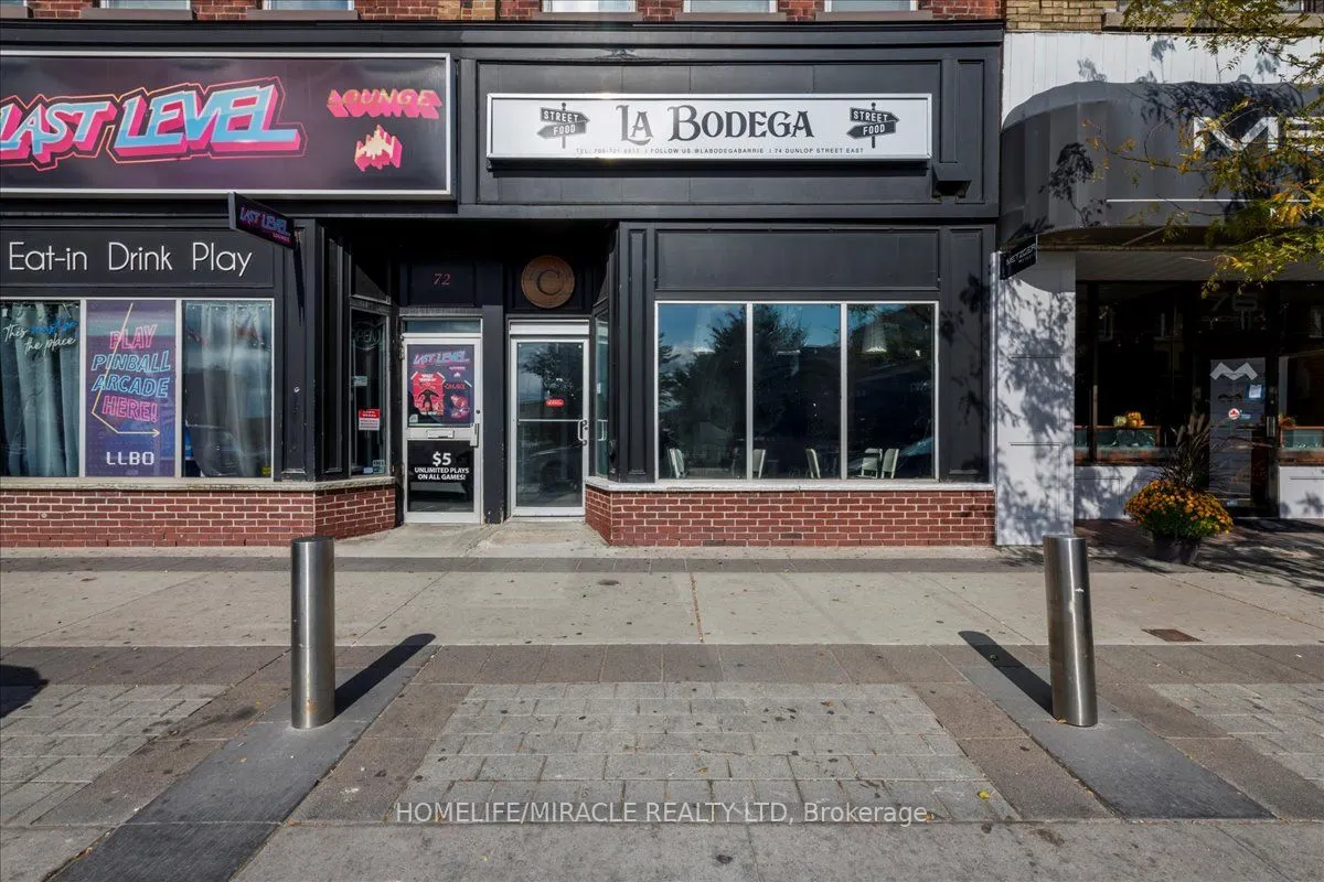 74 Dunlop Street E