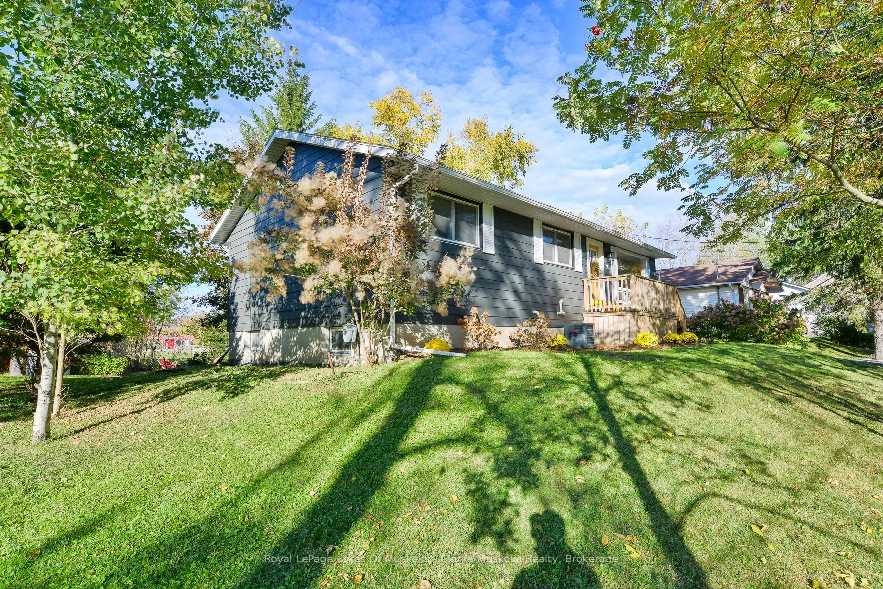 2 SUNSET Crescent