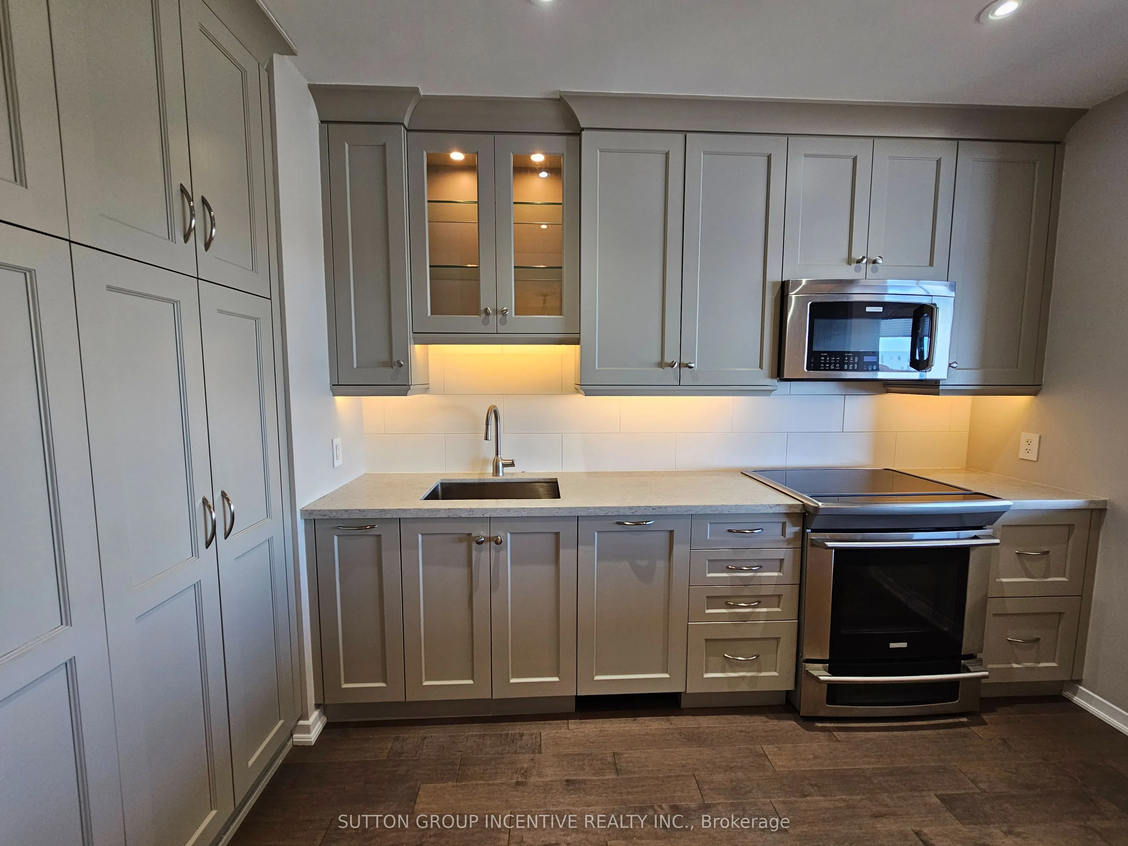 181 COLLIER Street, #PH-1503