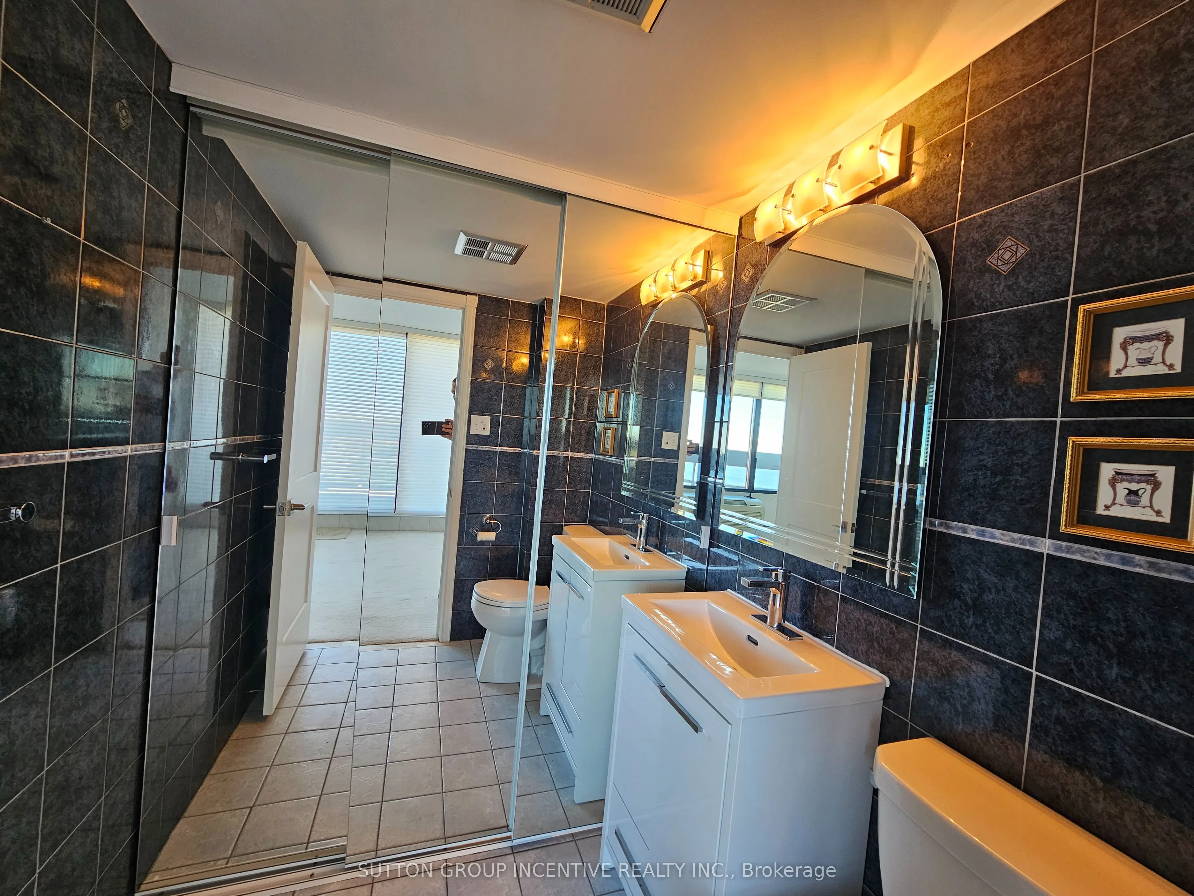 181 COLLIER Street, #PH-1503