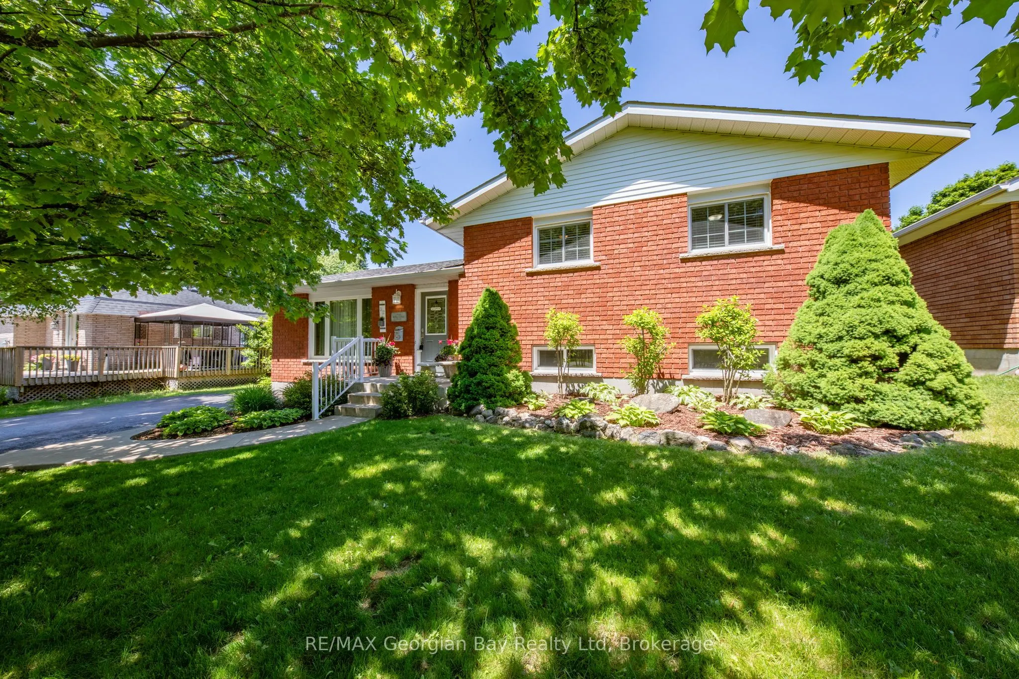 32 BONAVENTURE Place