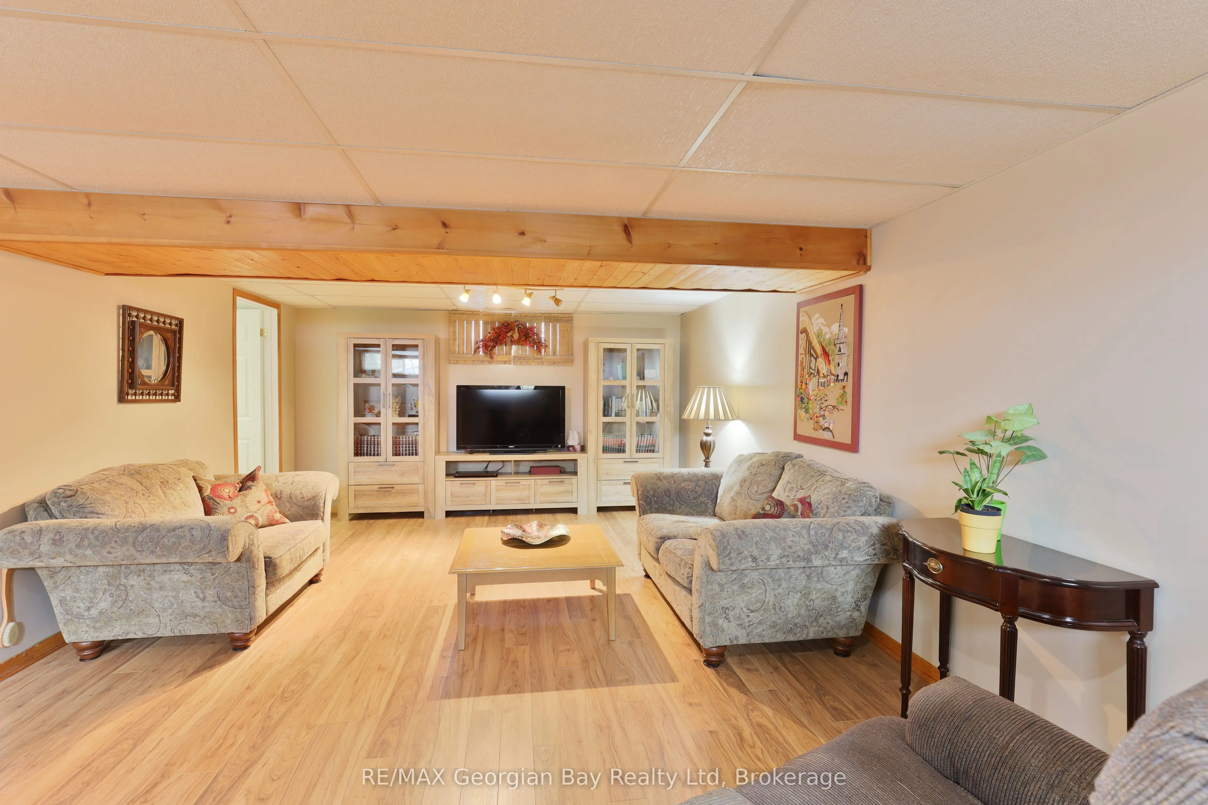 32 BONAVENTURE Place
