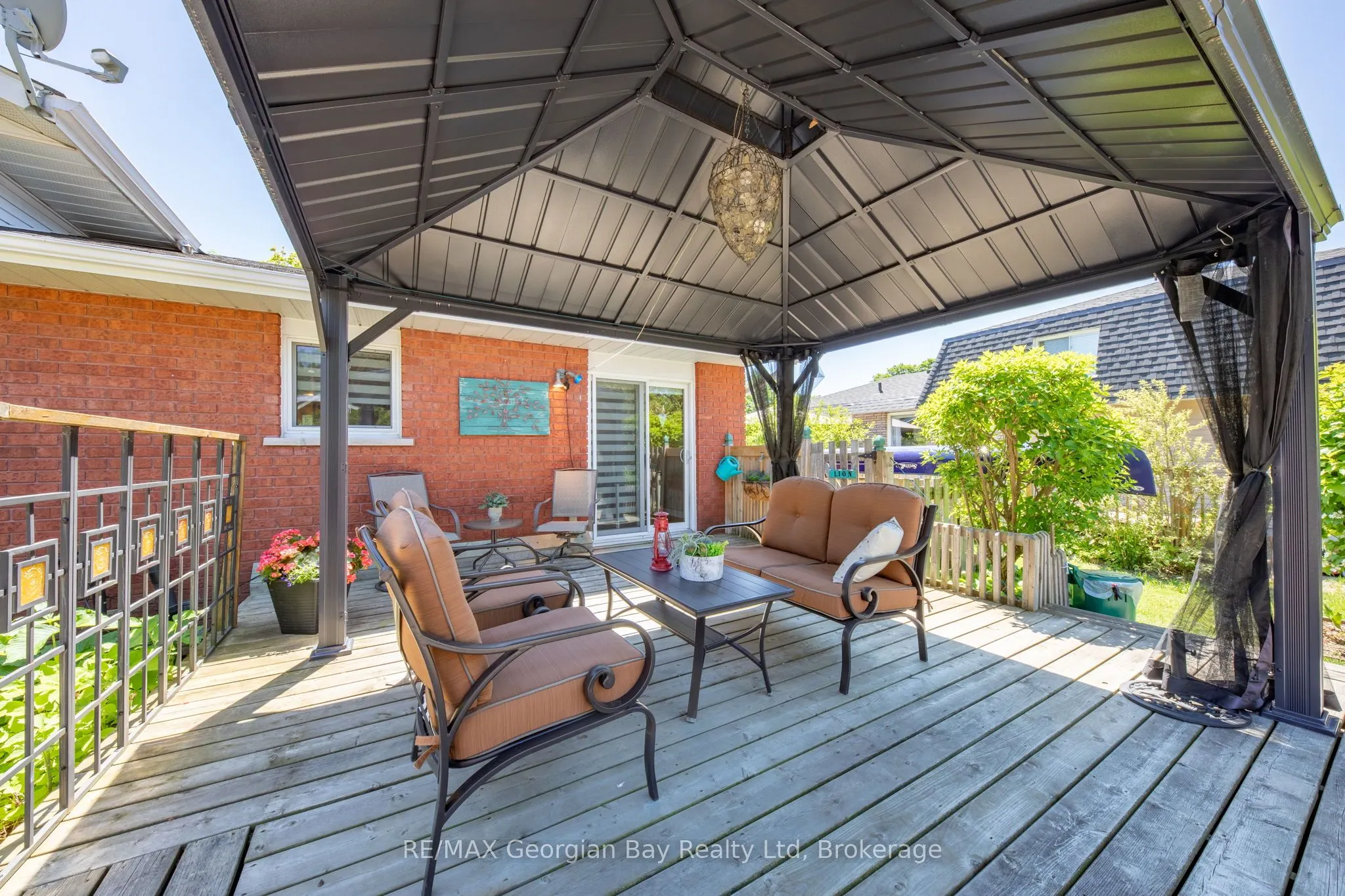 32 BONAVENTURE Place
