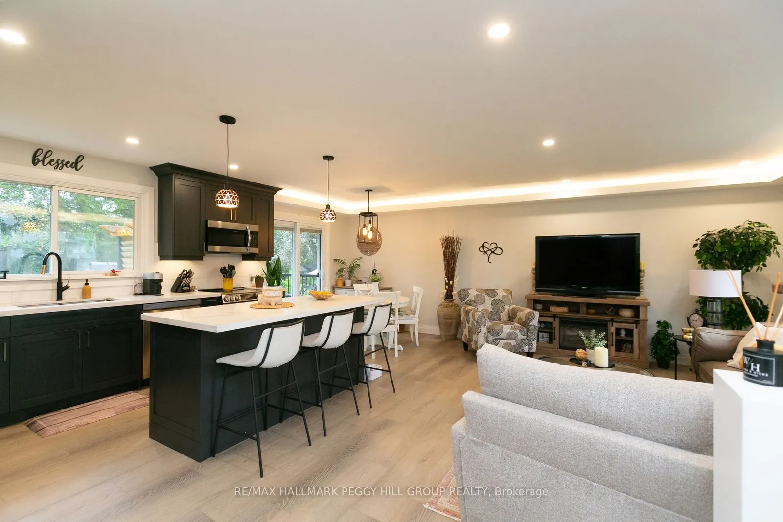 20 Ottaway Avenue, #Upper