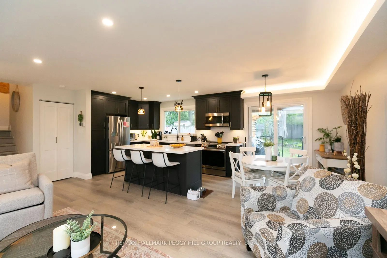 20 Ottaway Avenue, #Upper