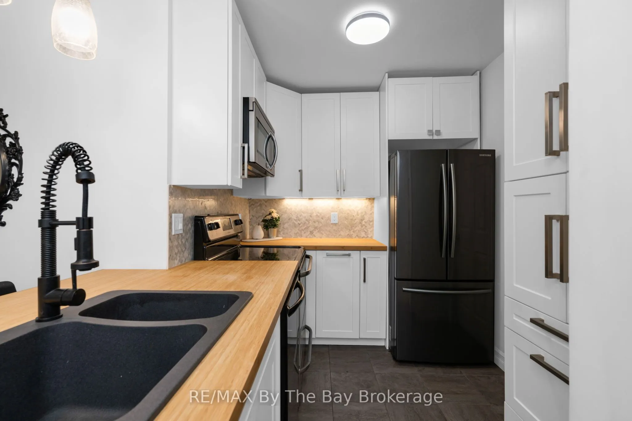 19 DAWSON Drive, #39