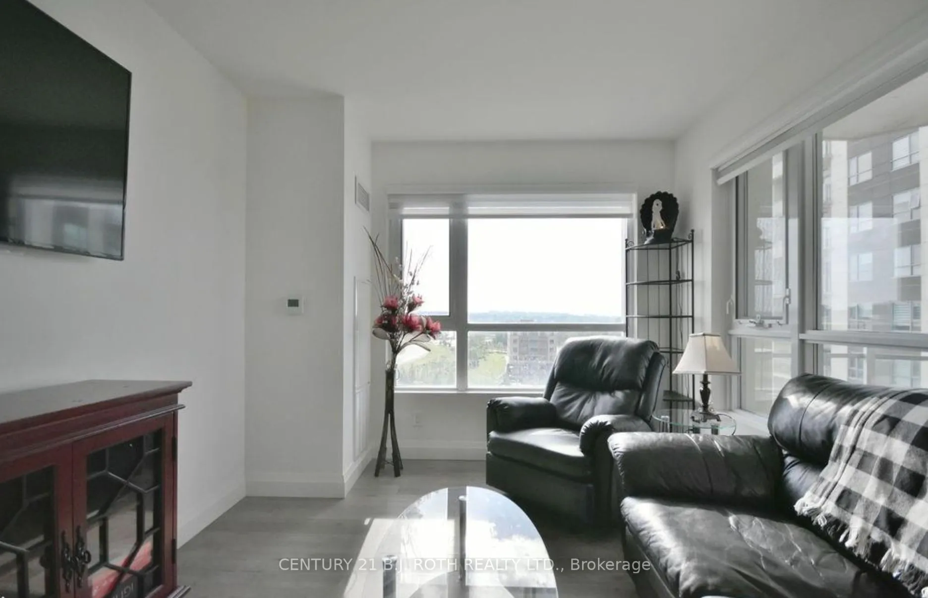 58 Lakeside Terrace, #818