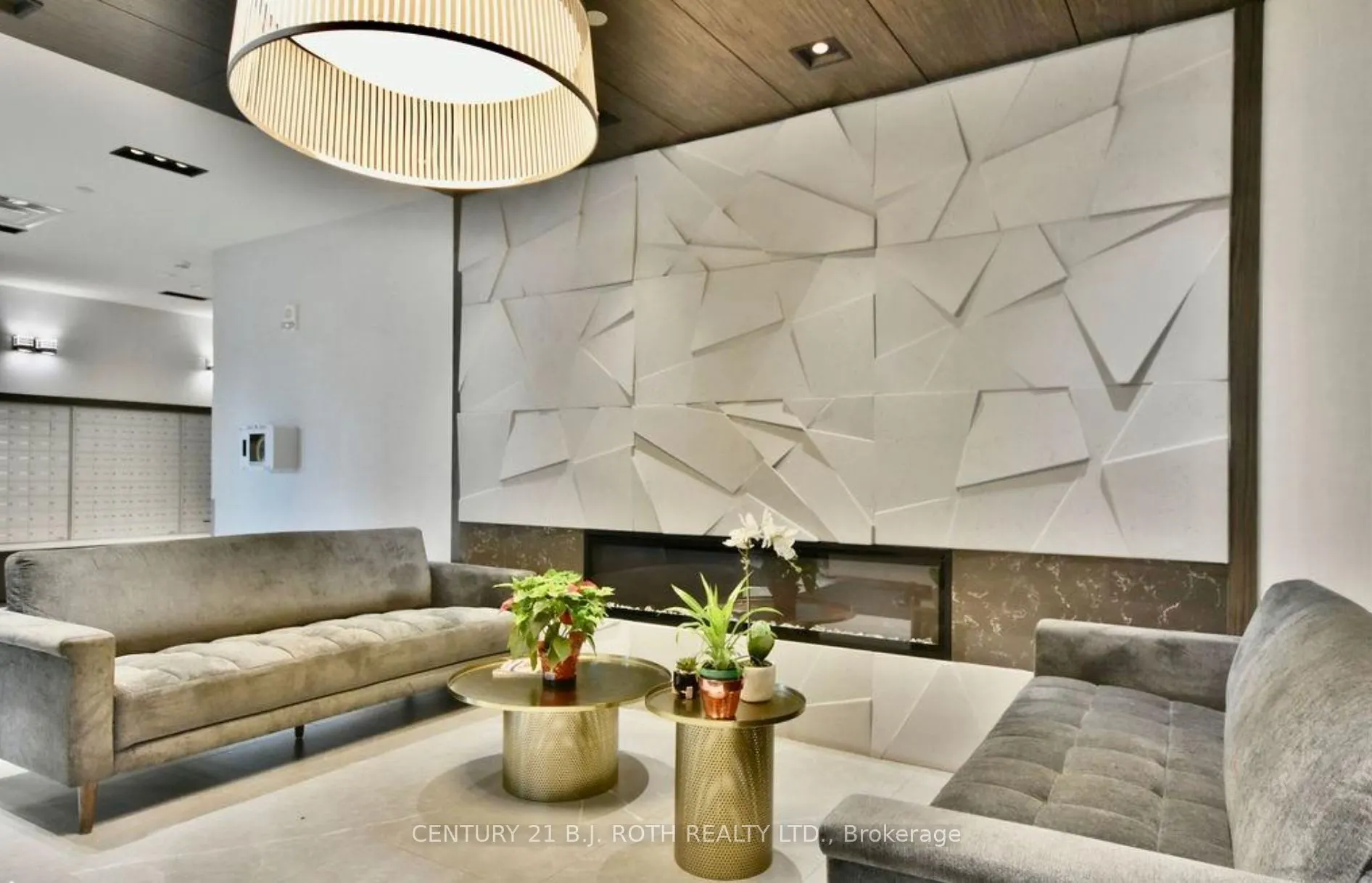 58 Lakeside Terrace, #818