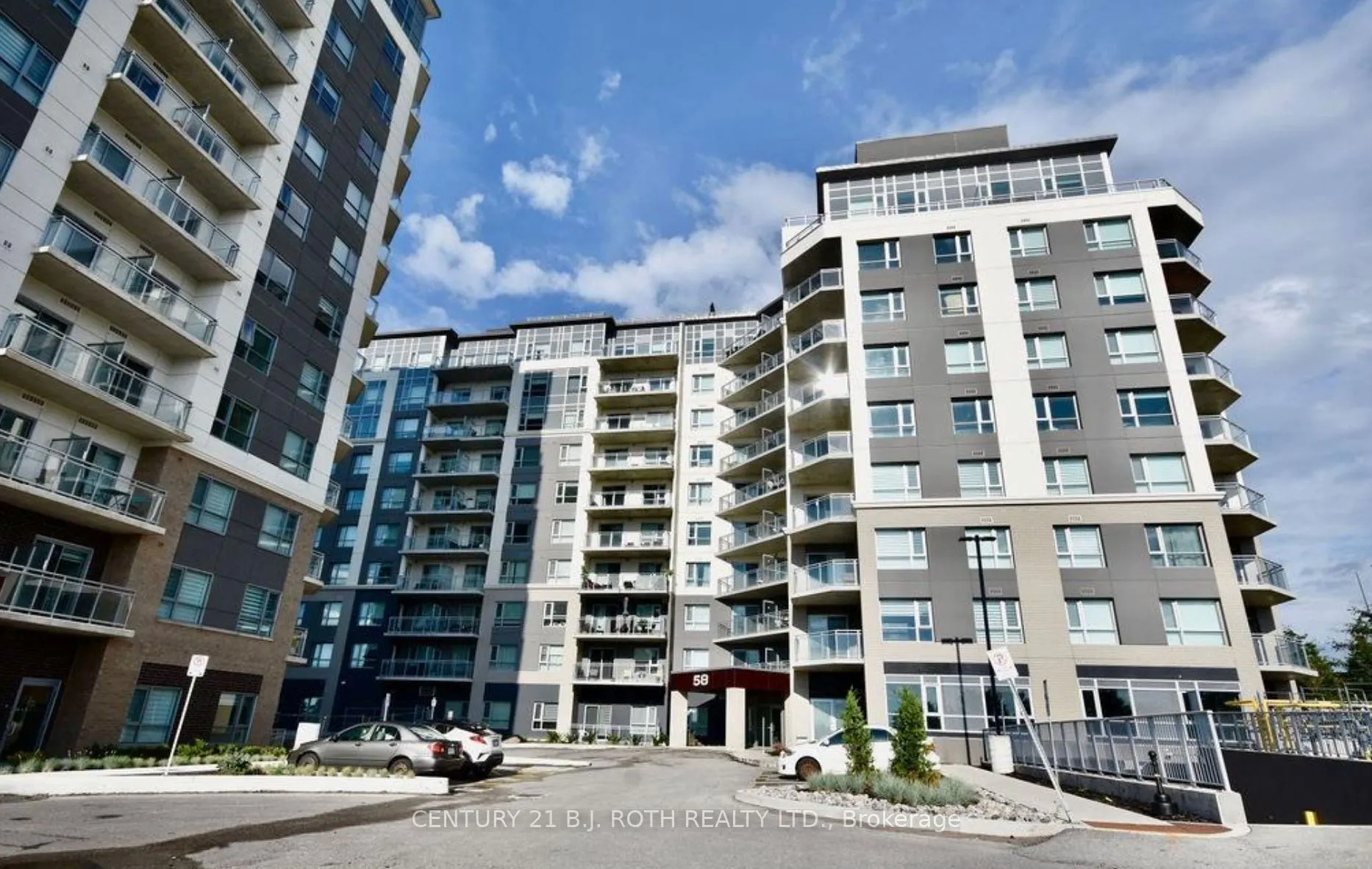 58 Lakeside Terrace, #818