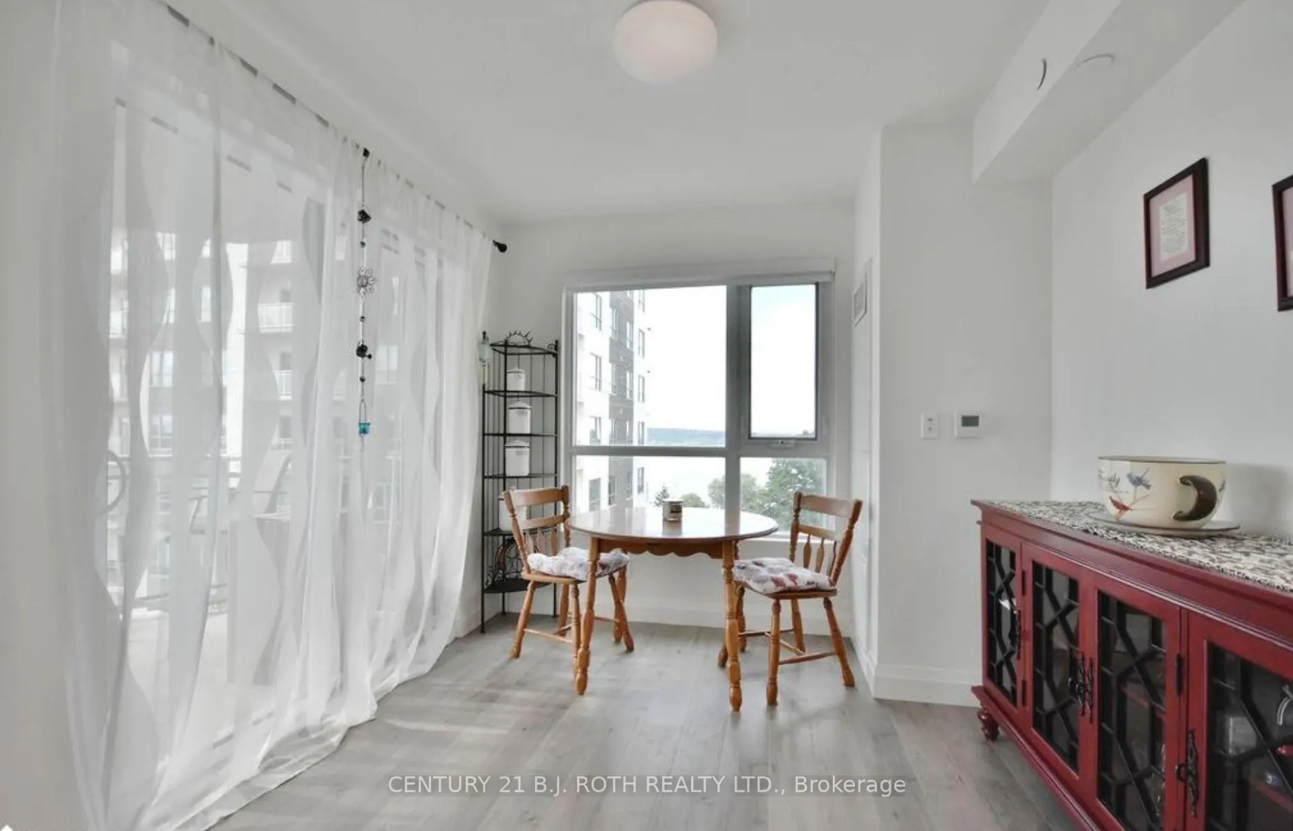 58 Lakeside Terrace, #818