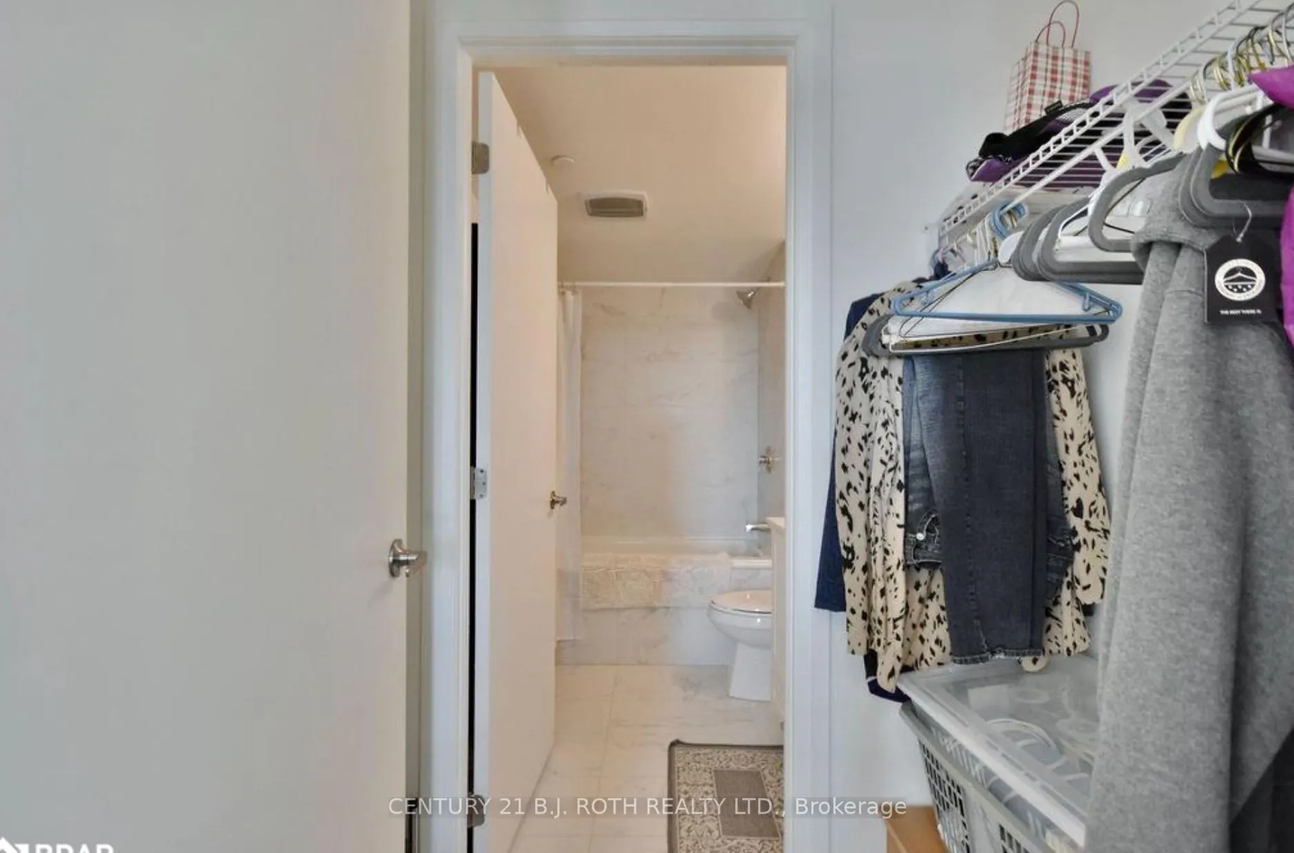 58 Lakeside Terrace, #818