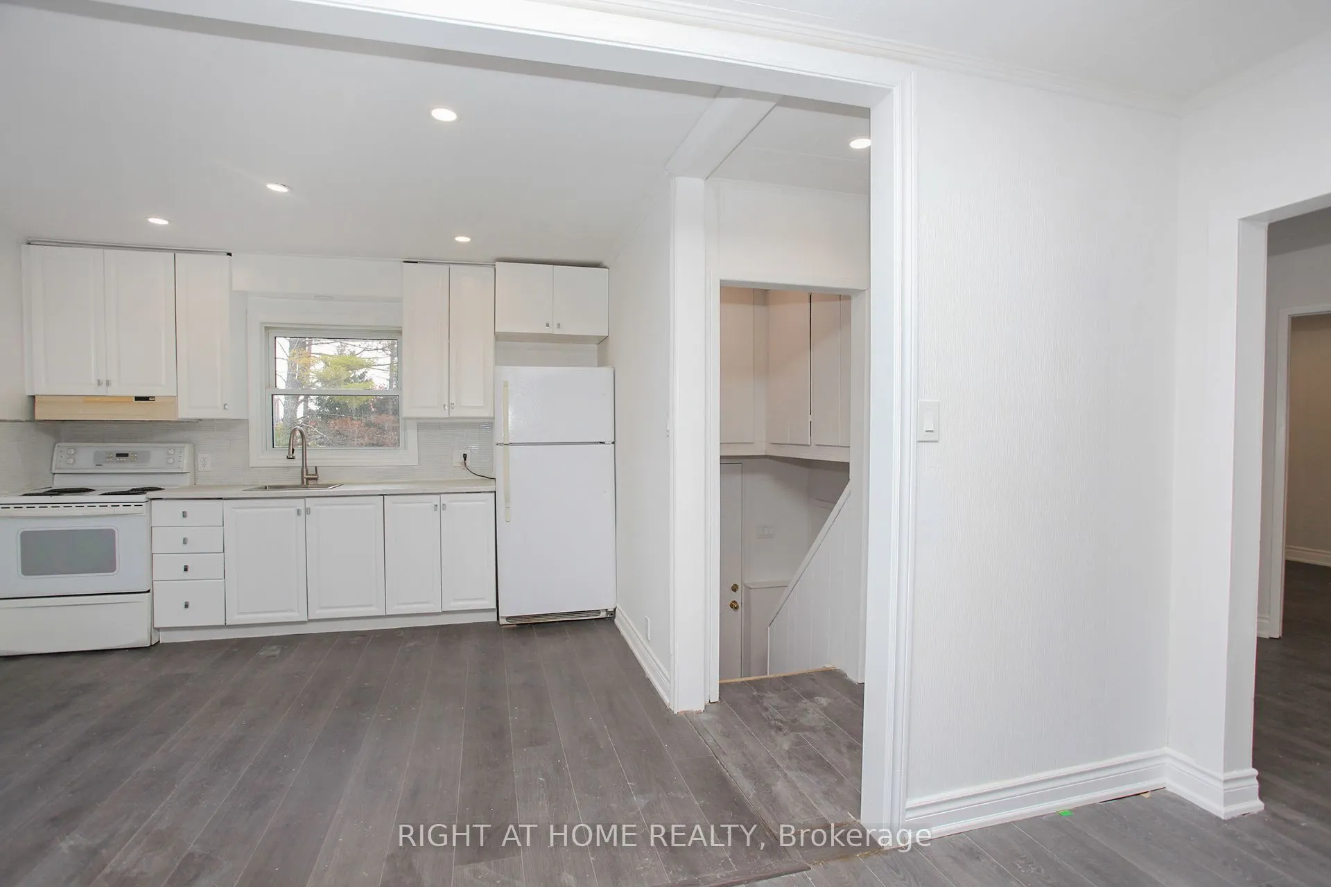 387 Edgehill Drive