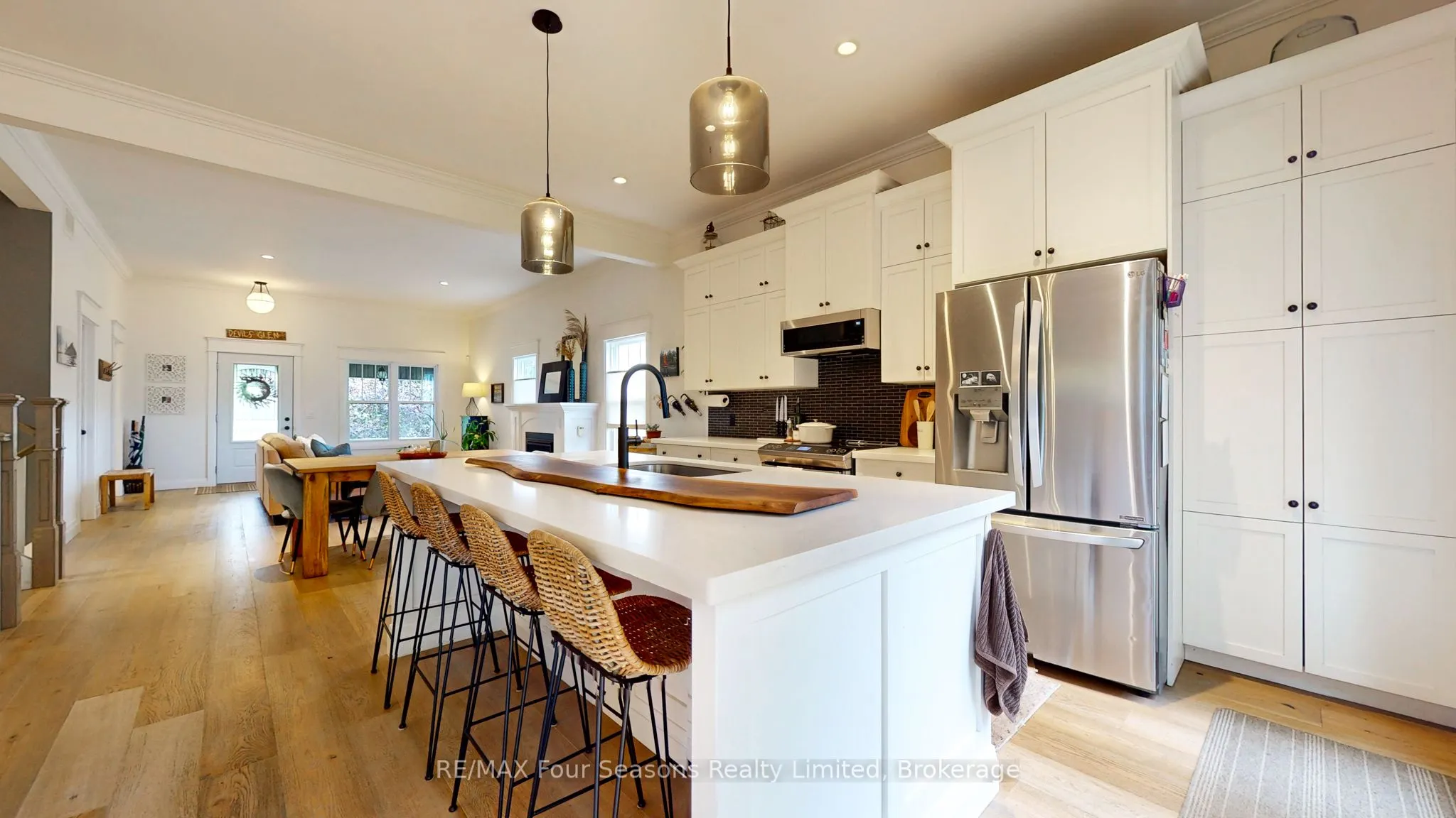 328 Walnut Street