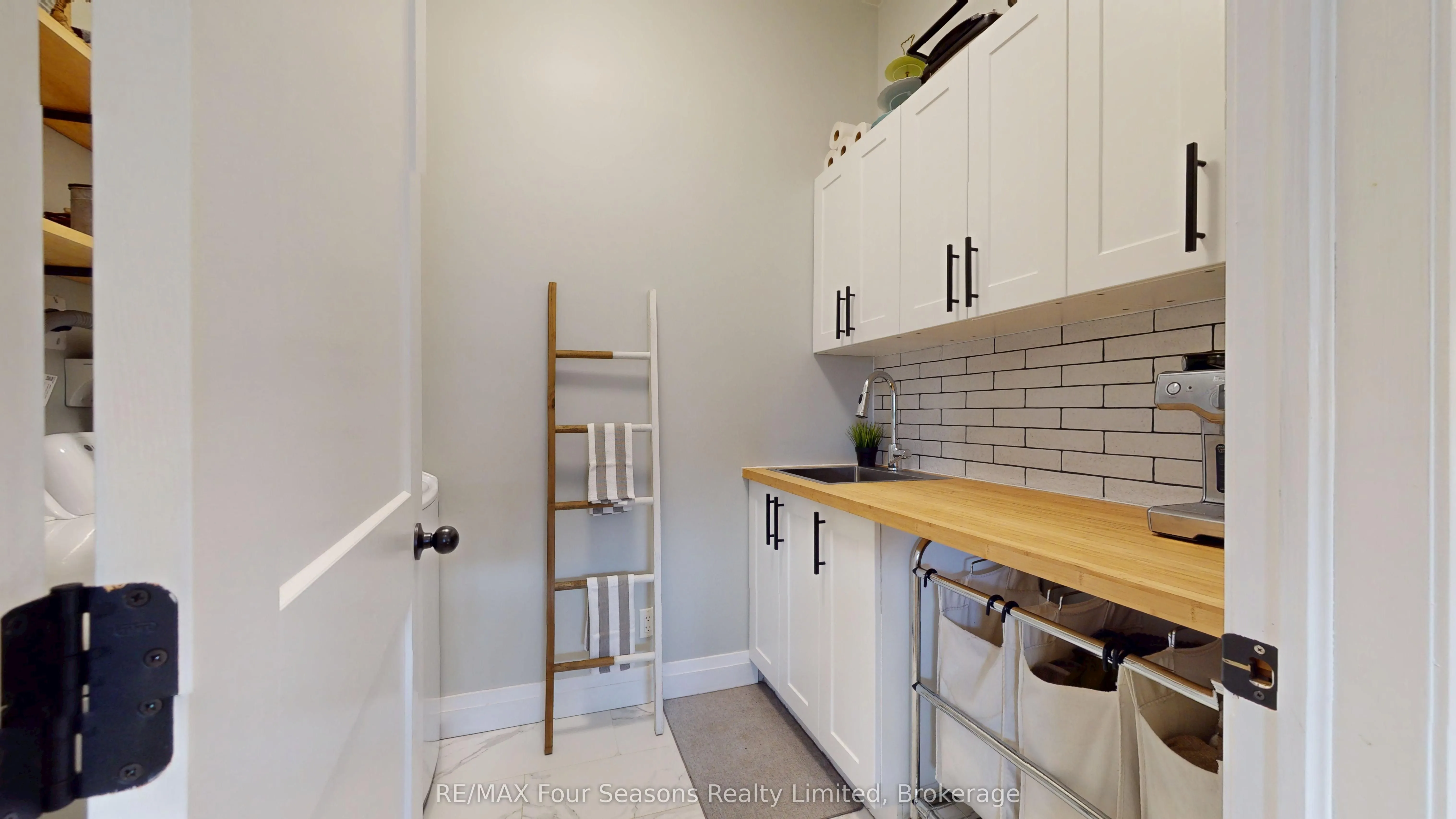 328 Walnut Street