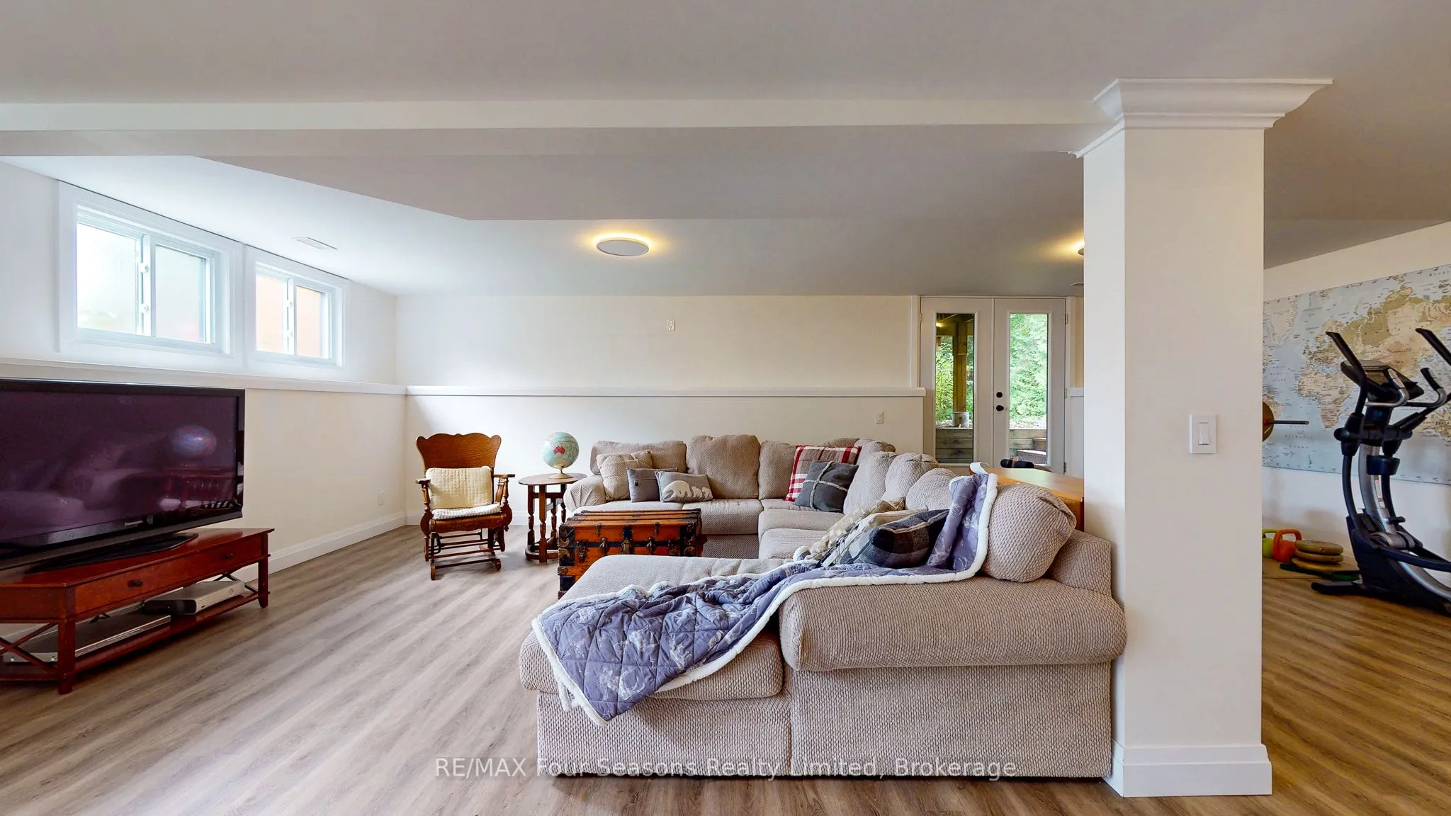 328 Walnut Street