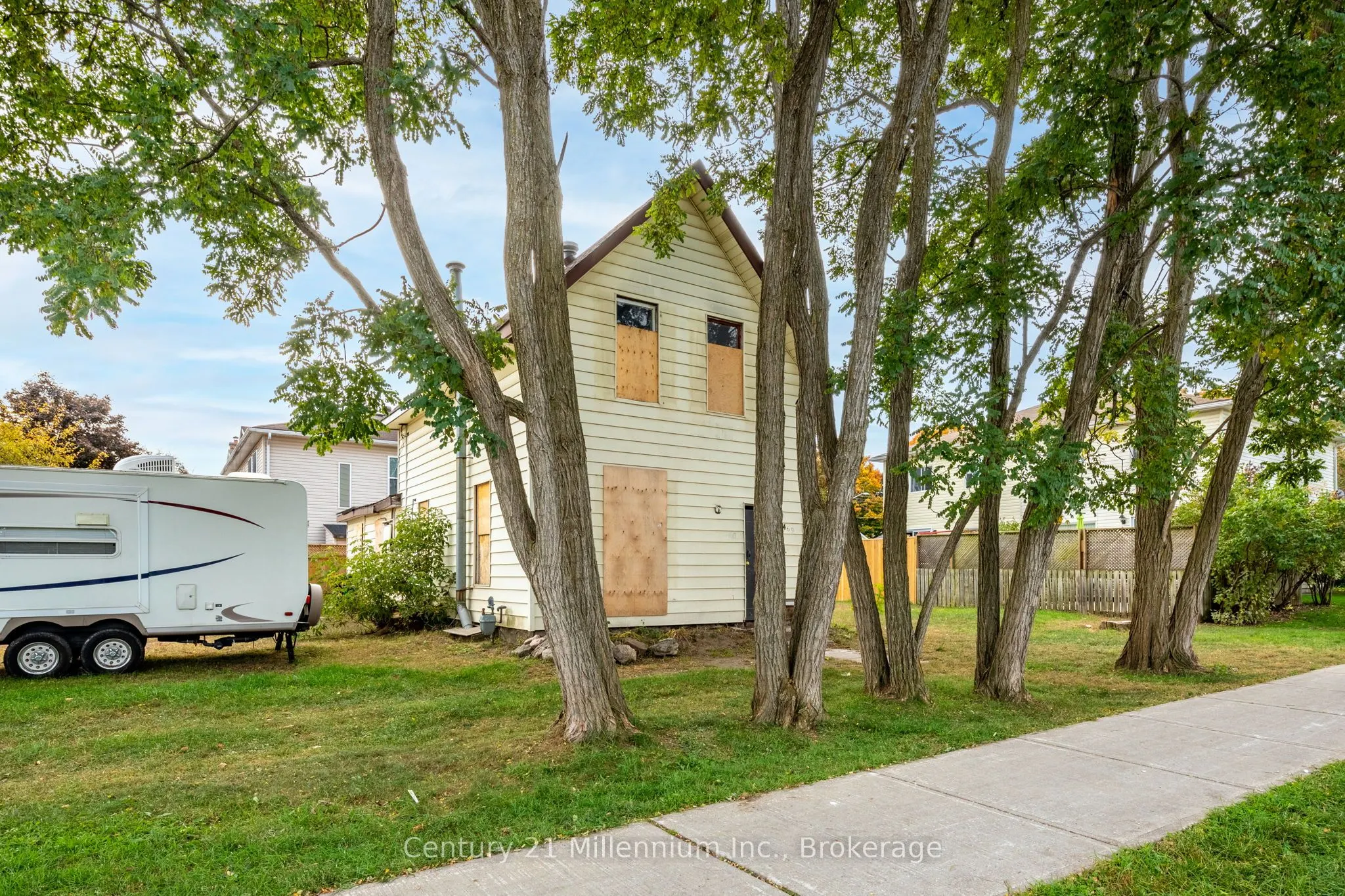 469 Robert Street