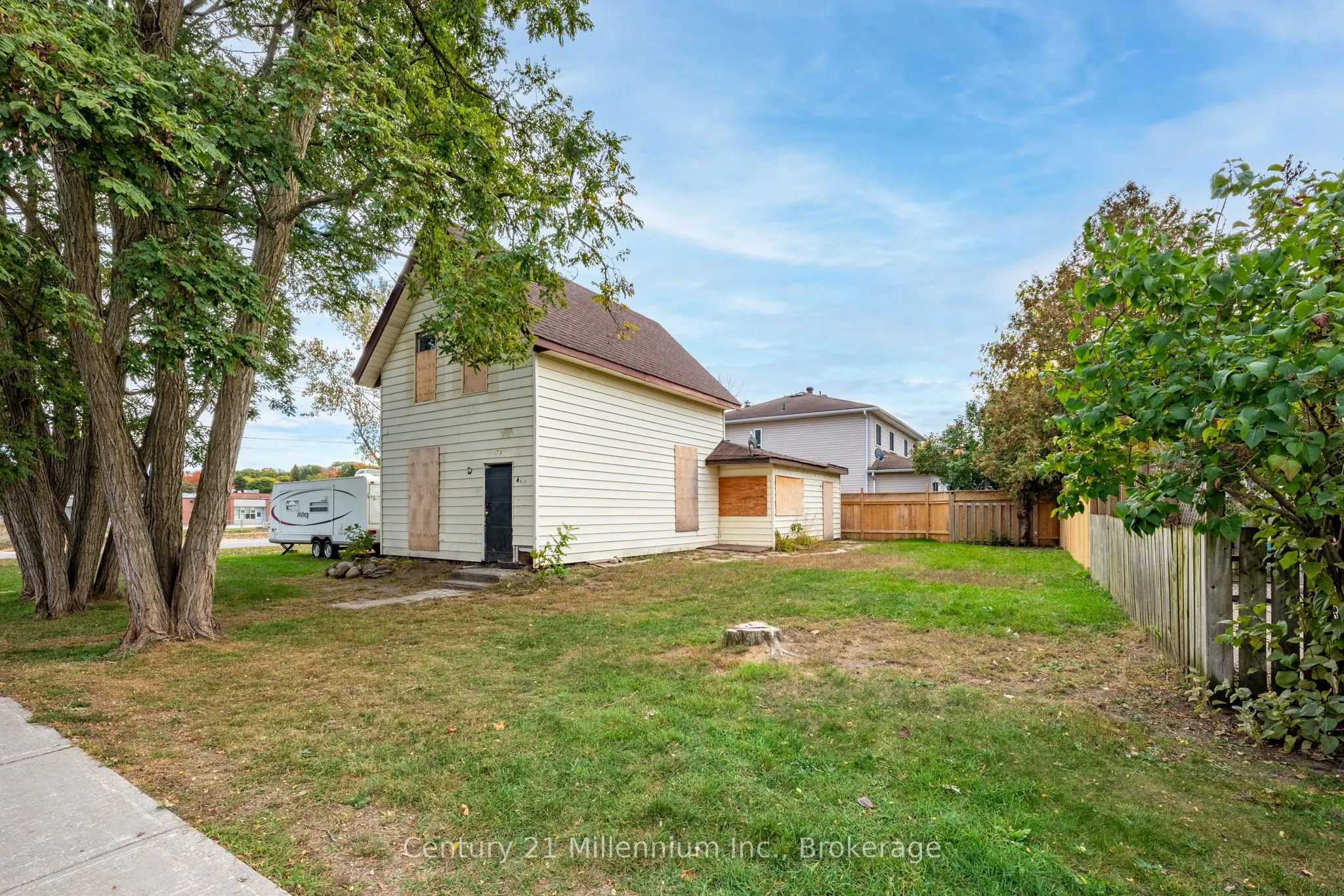 469 Robert Street