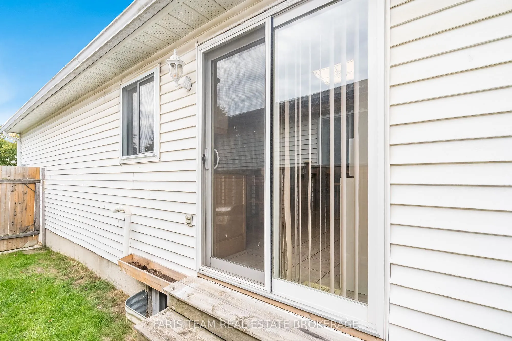 24 Laurie Crescent