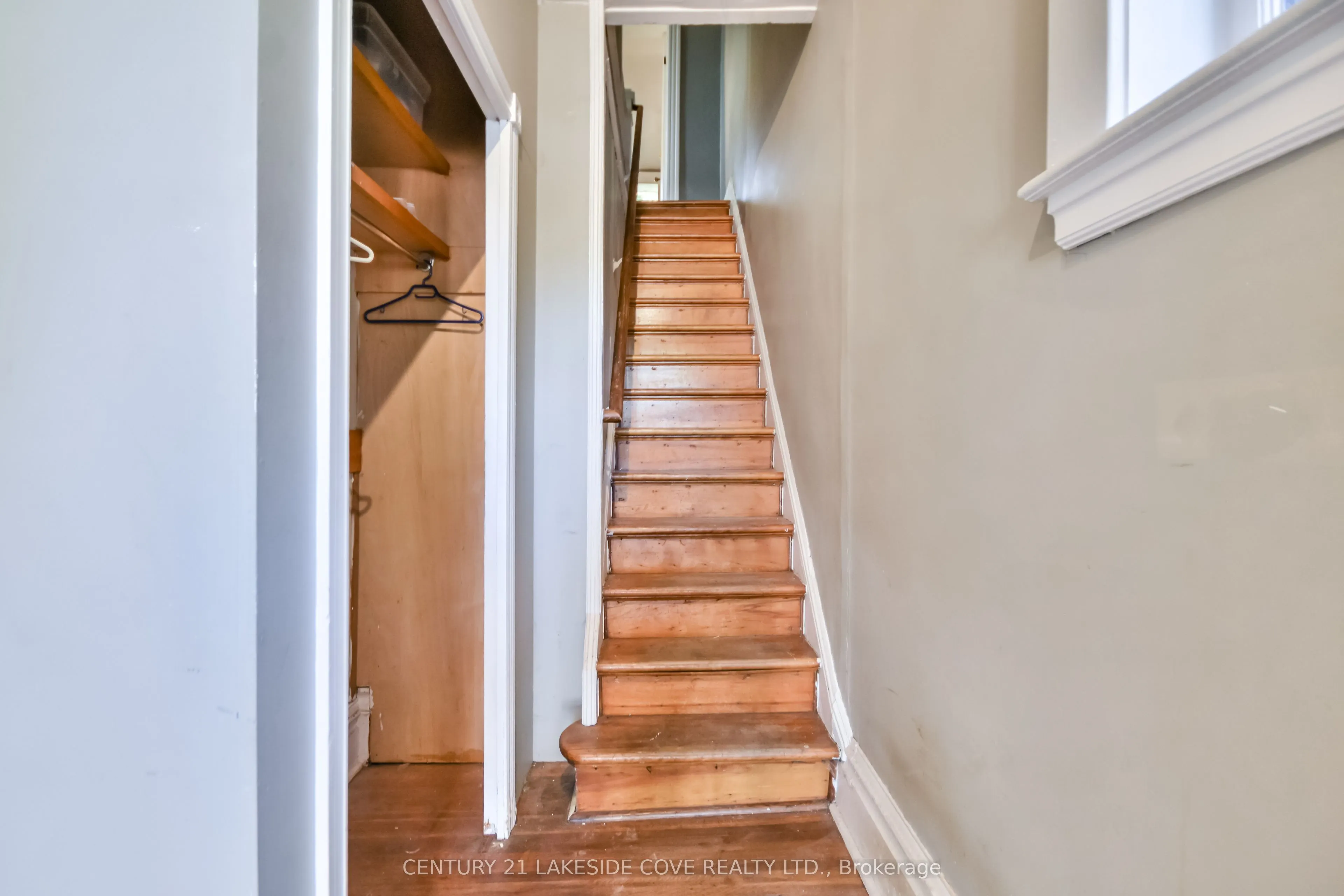 41 Albert Street N