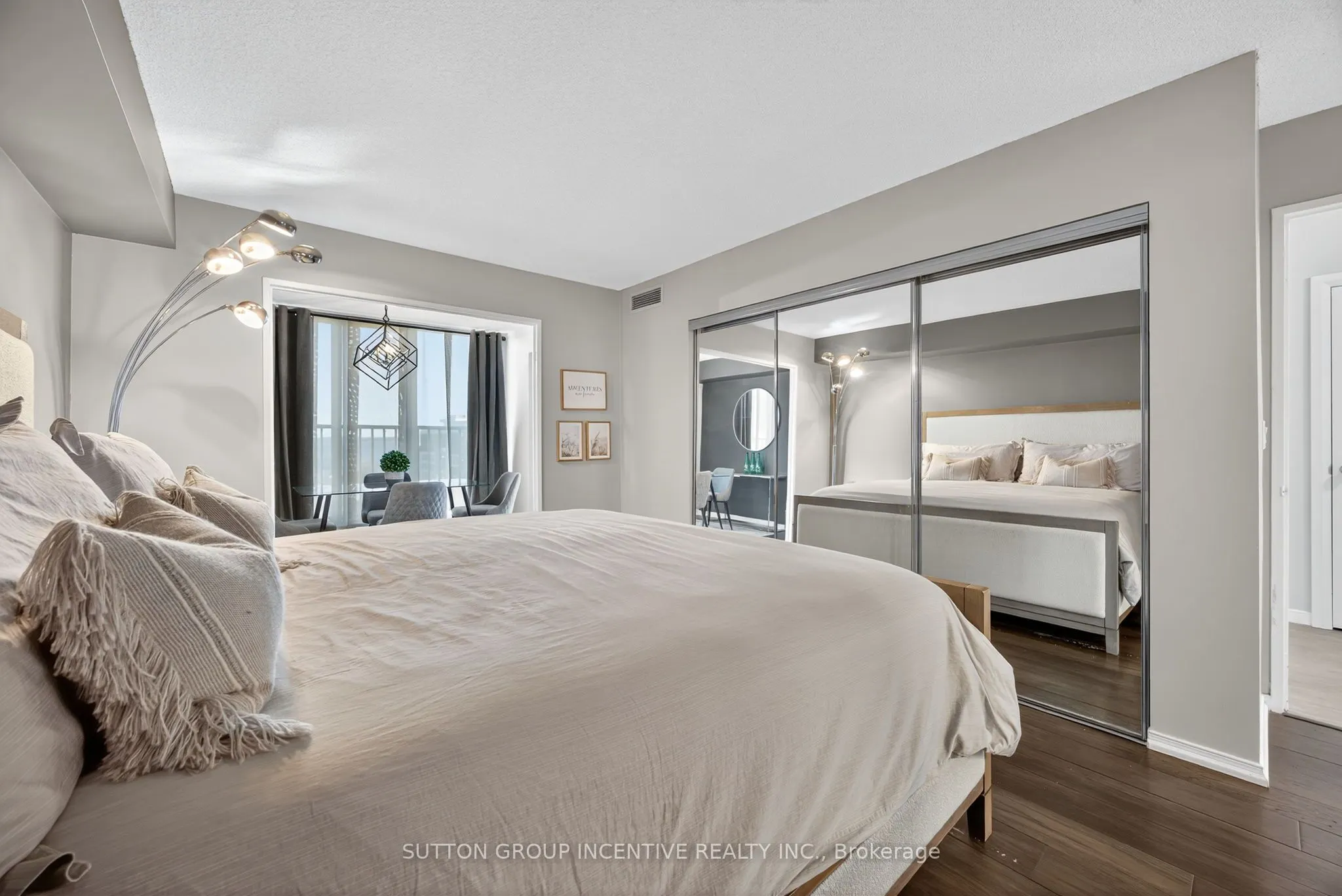 150 DUNLOP Street E, #908