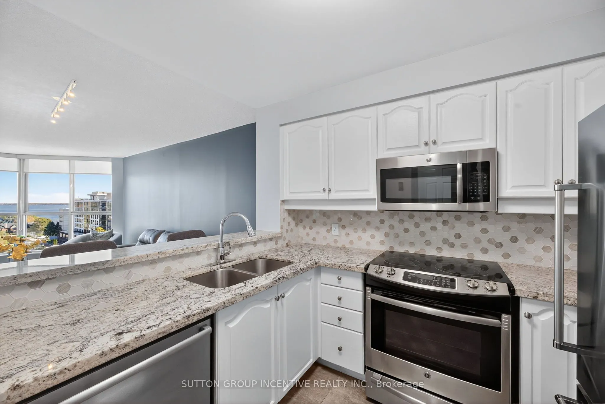 150 DUNLOP Street E, #908