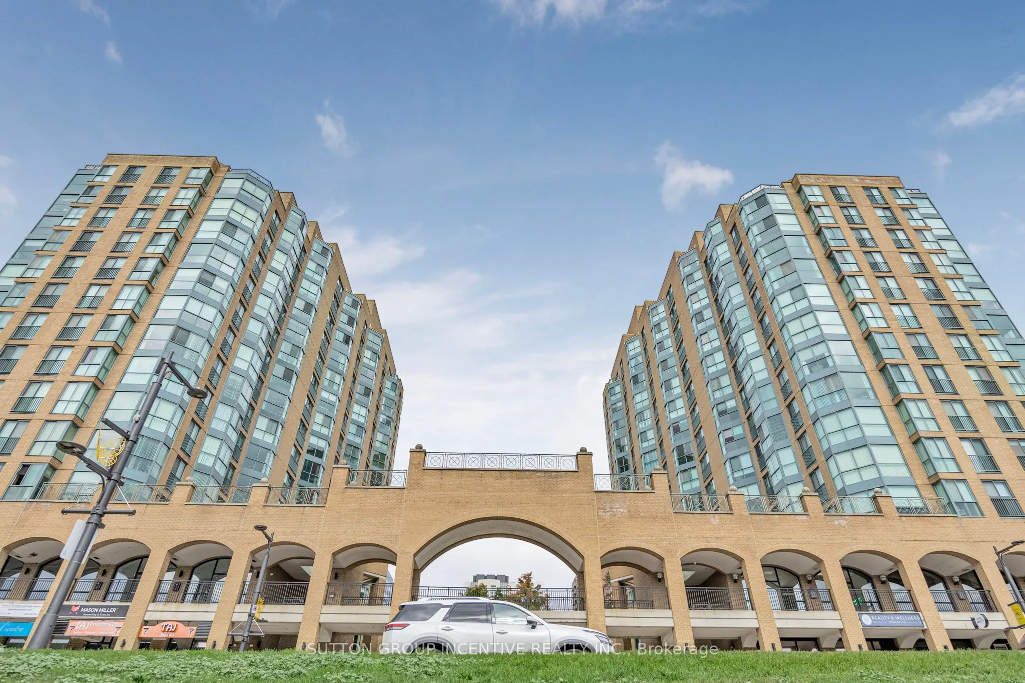150 DUNLOP Street E, #908