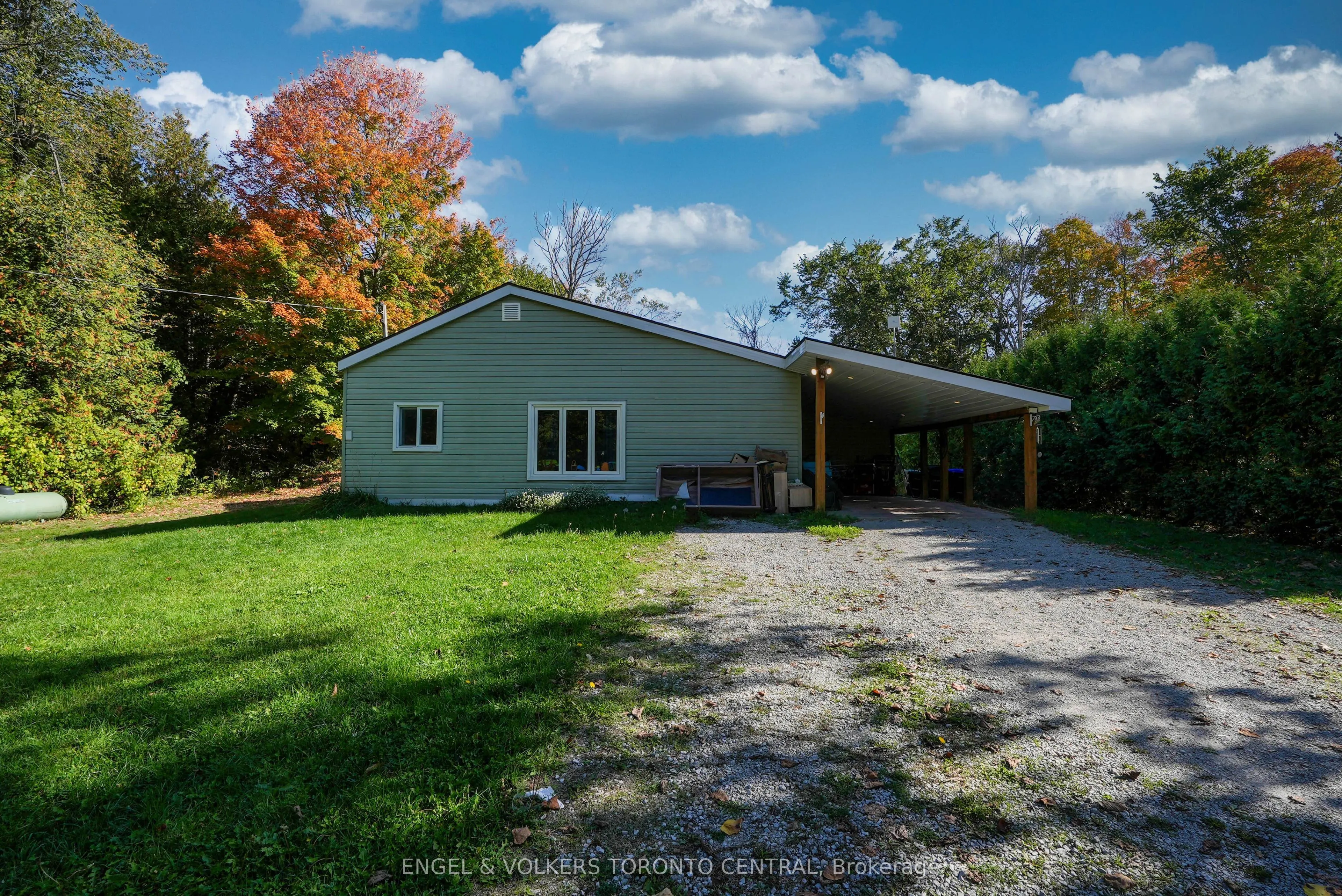 2165 TOWN Line