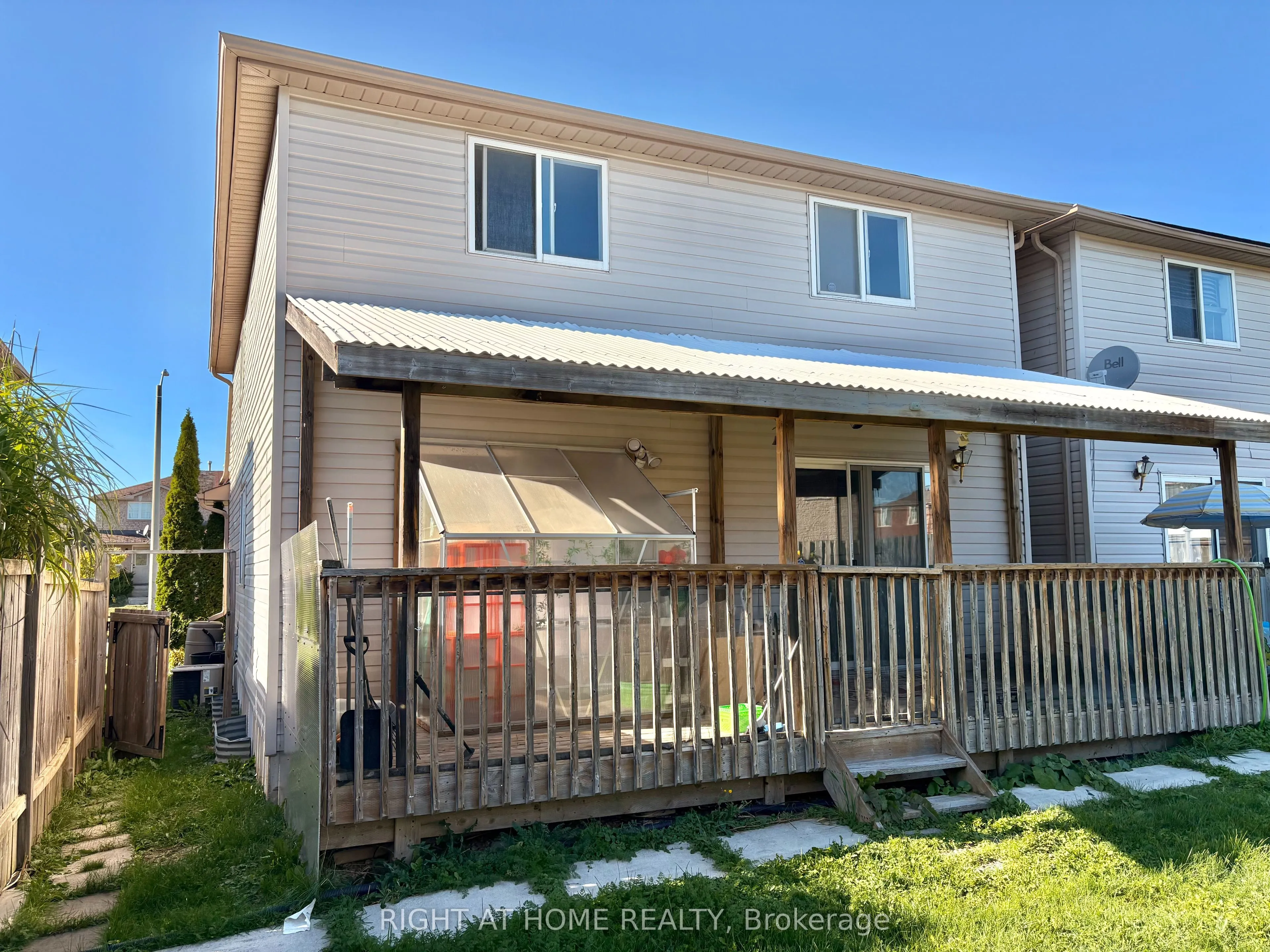 33 Raymond Crescent