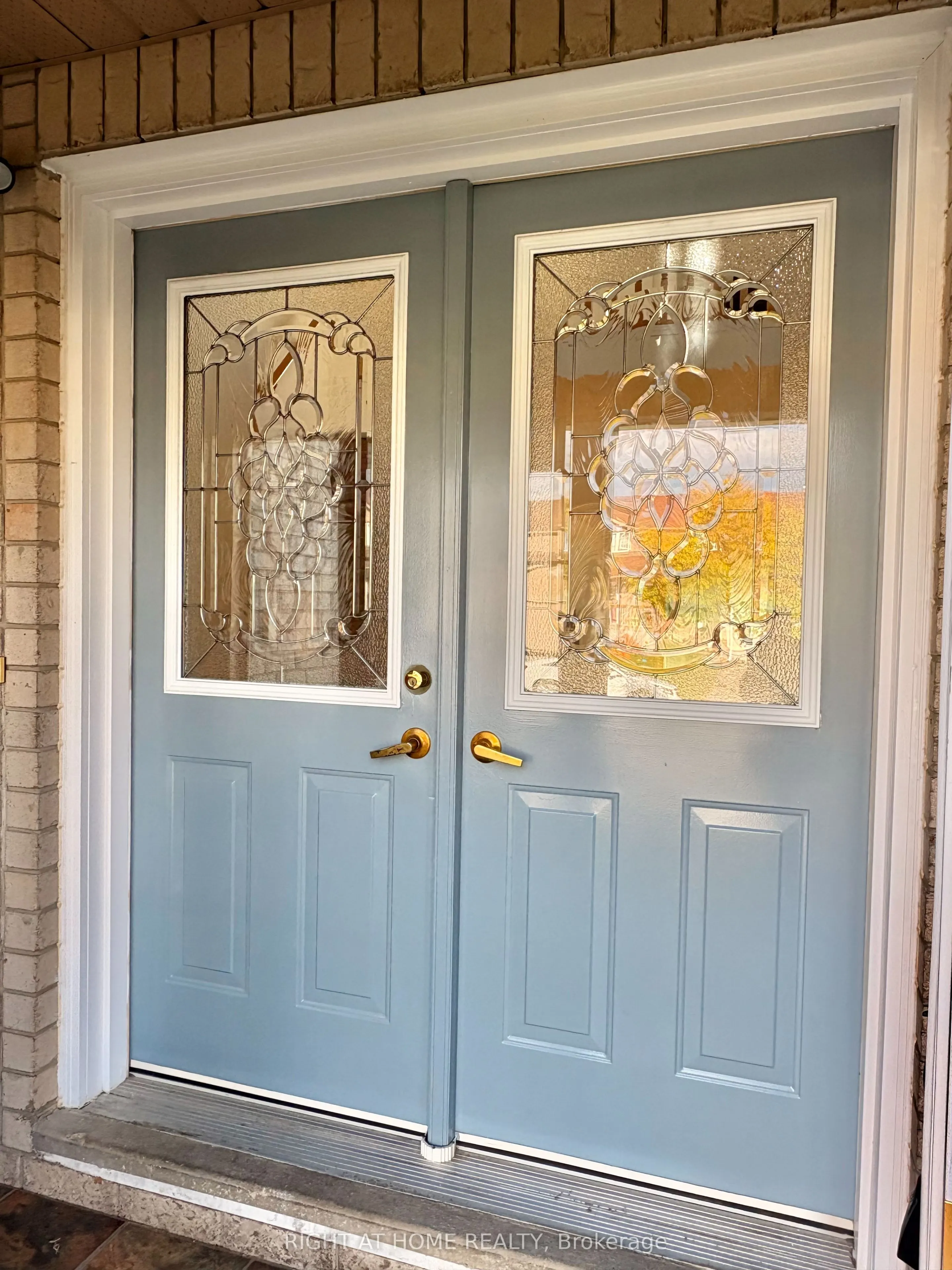 33 Raymond Crescent
