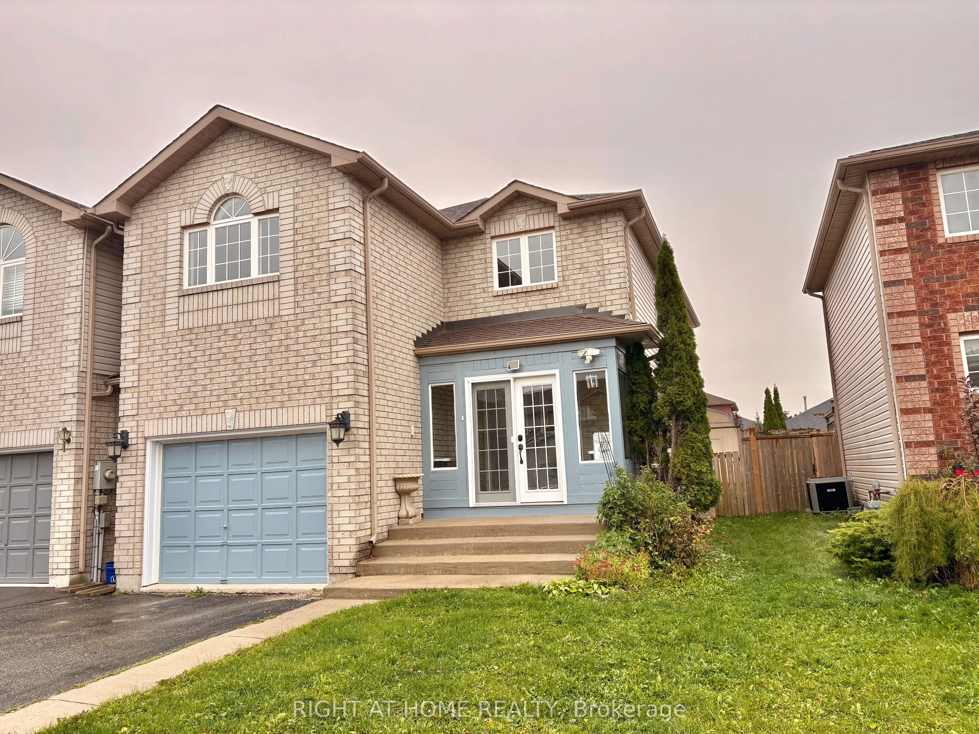 33 Raymond Crescent