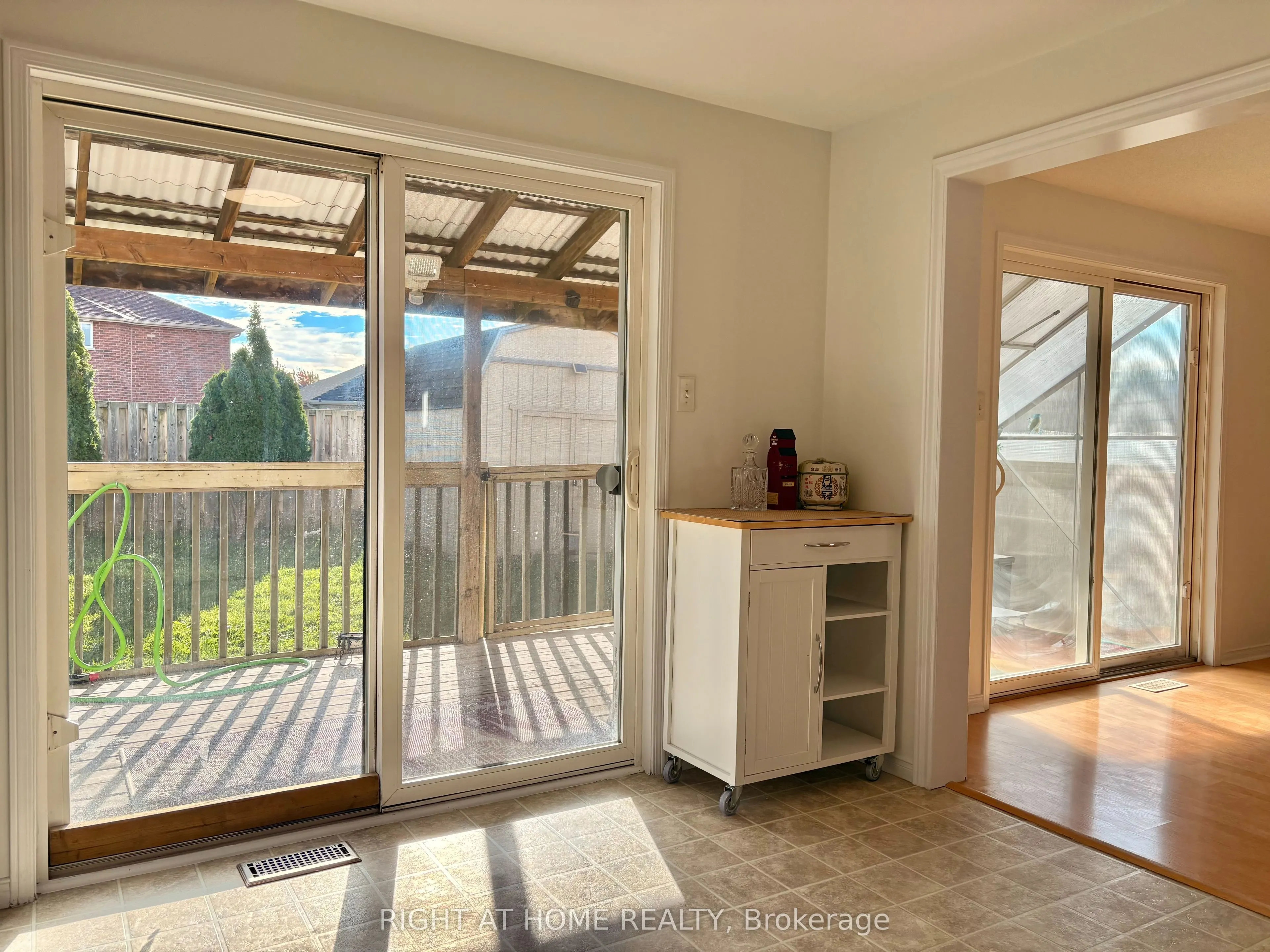 33 Raymond Crescent