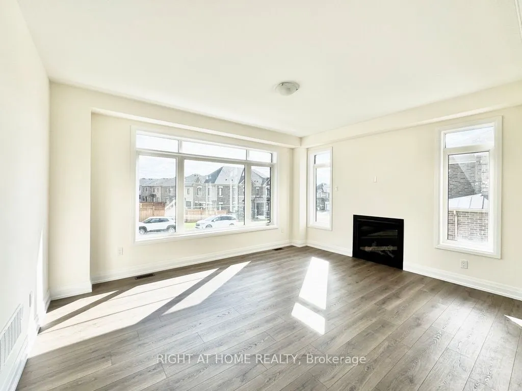 70 Bearberry Road, #Upper