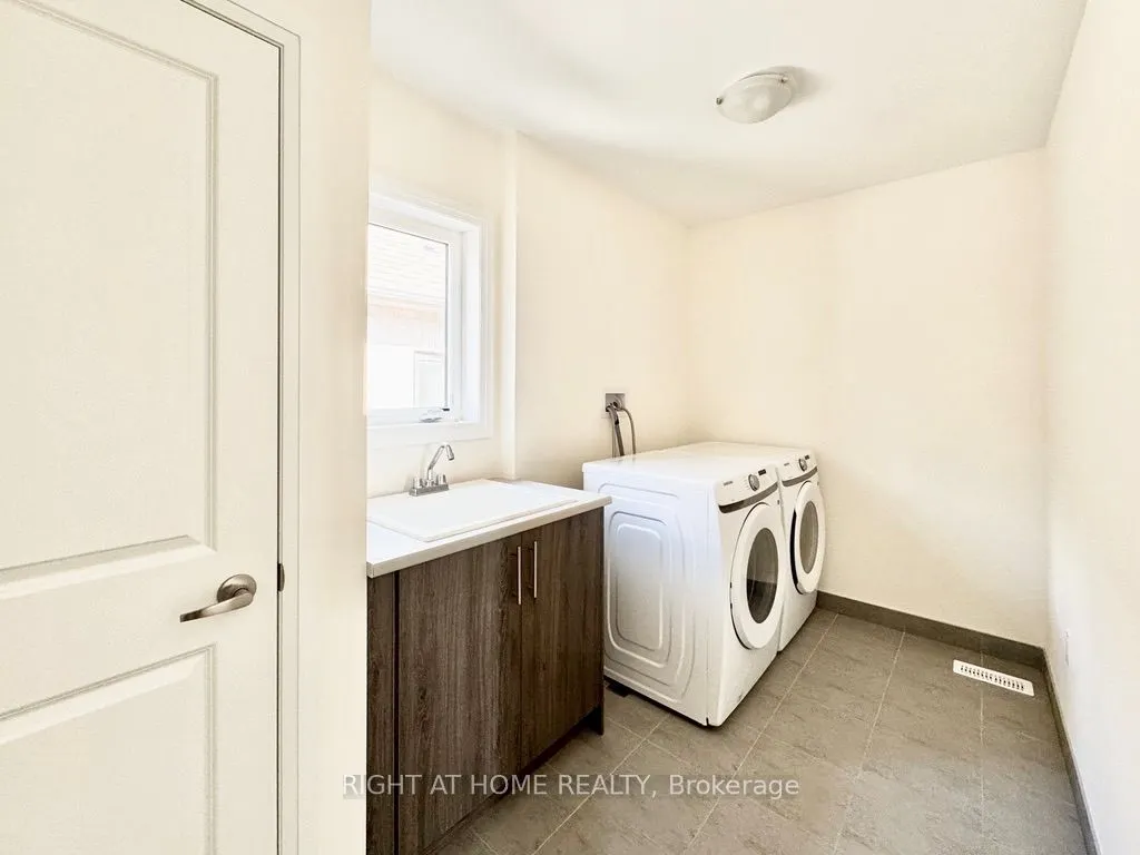 70 Bearberry Road, #Upper