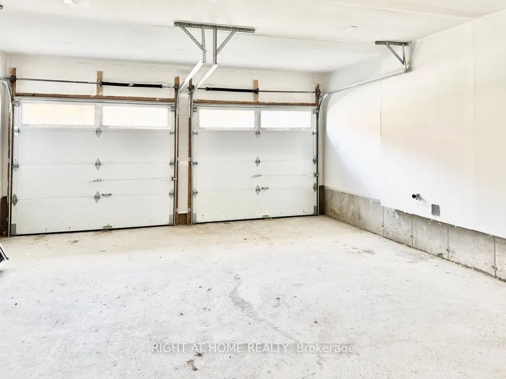 70 Bearberry Road, #Upper