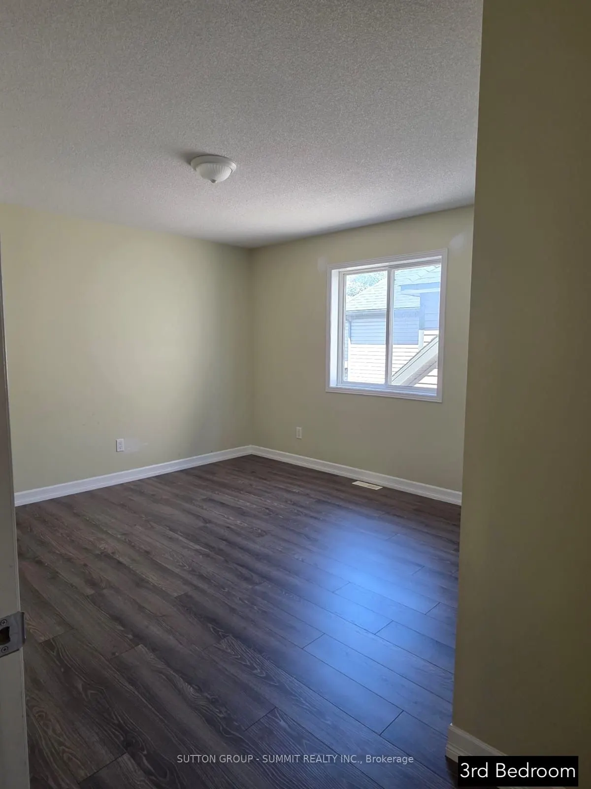 329 Edgehill Drive, #Upper