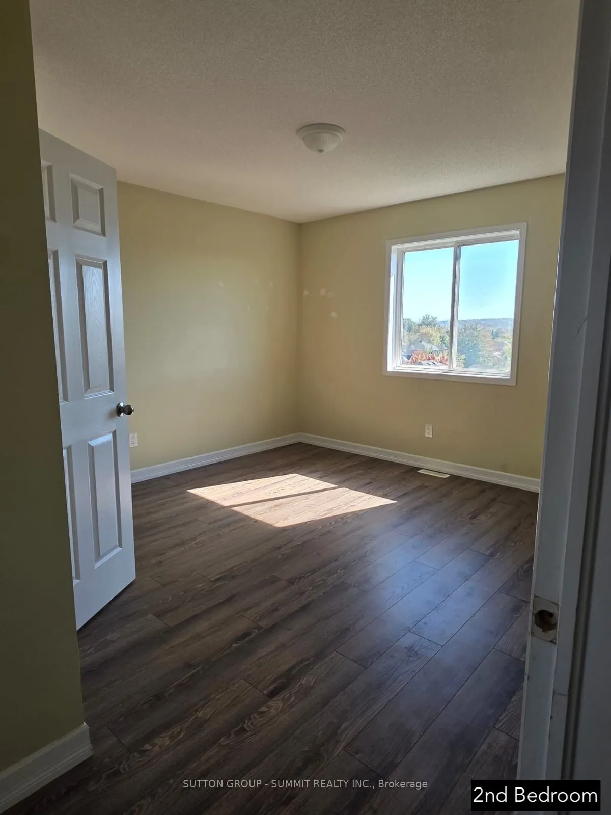 329 Edgehill Drive, #Upper