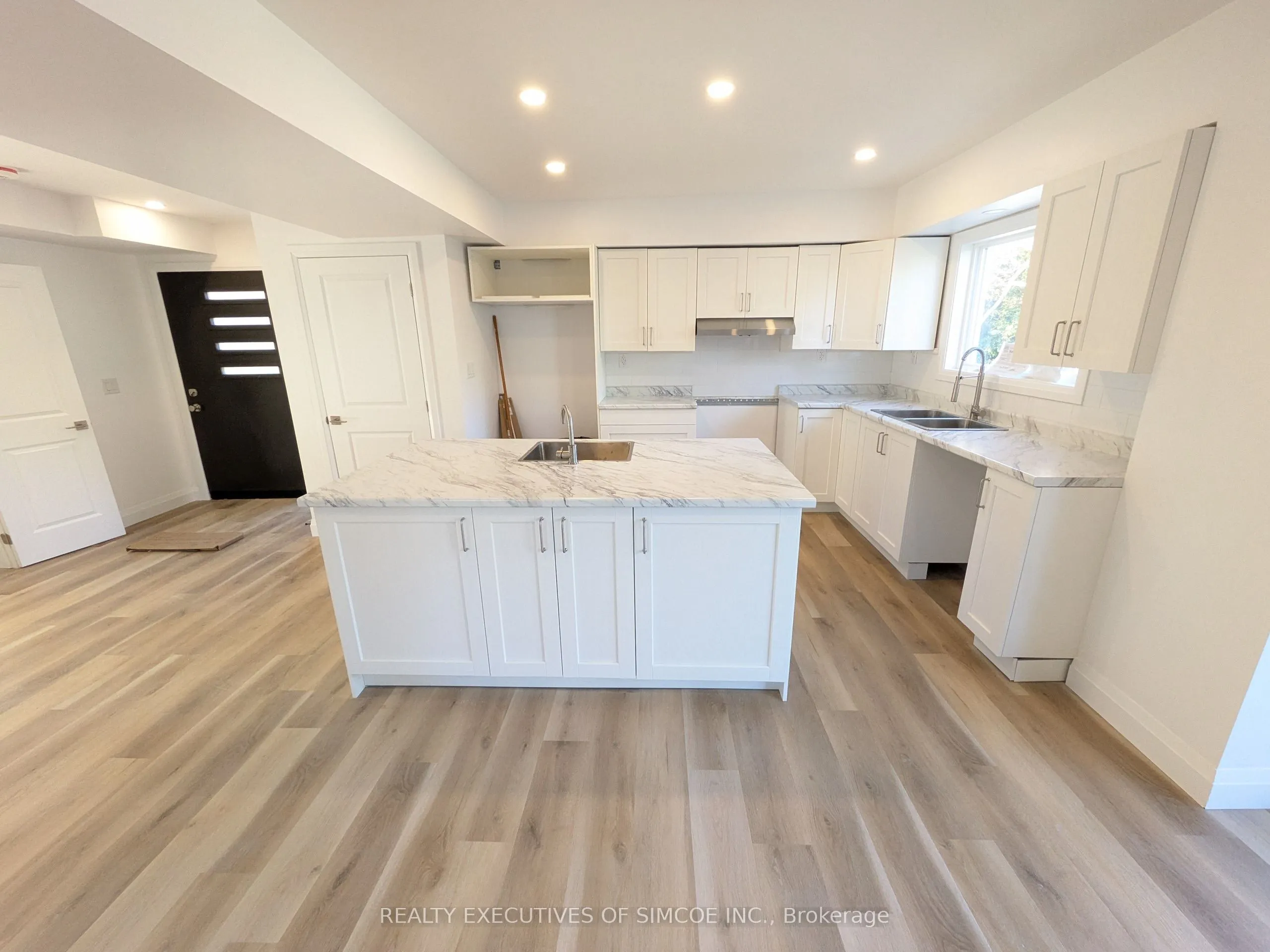 3464 Bayou Road