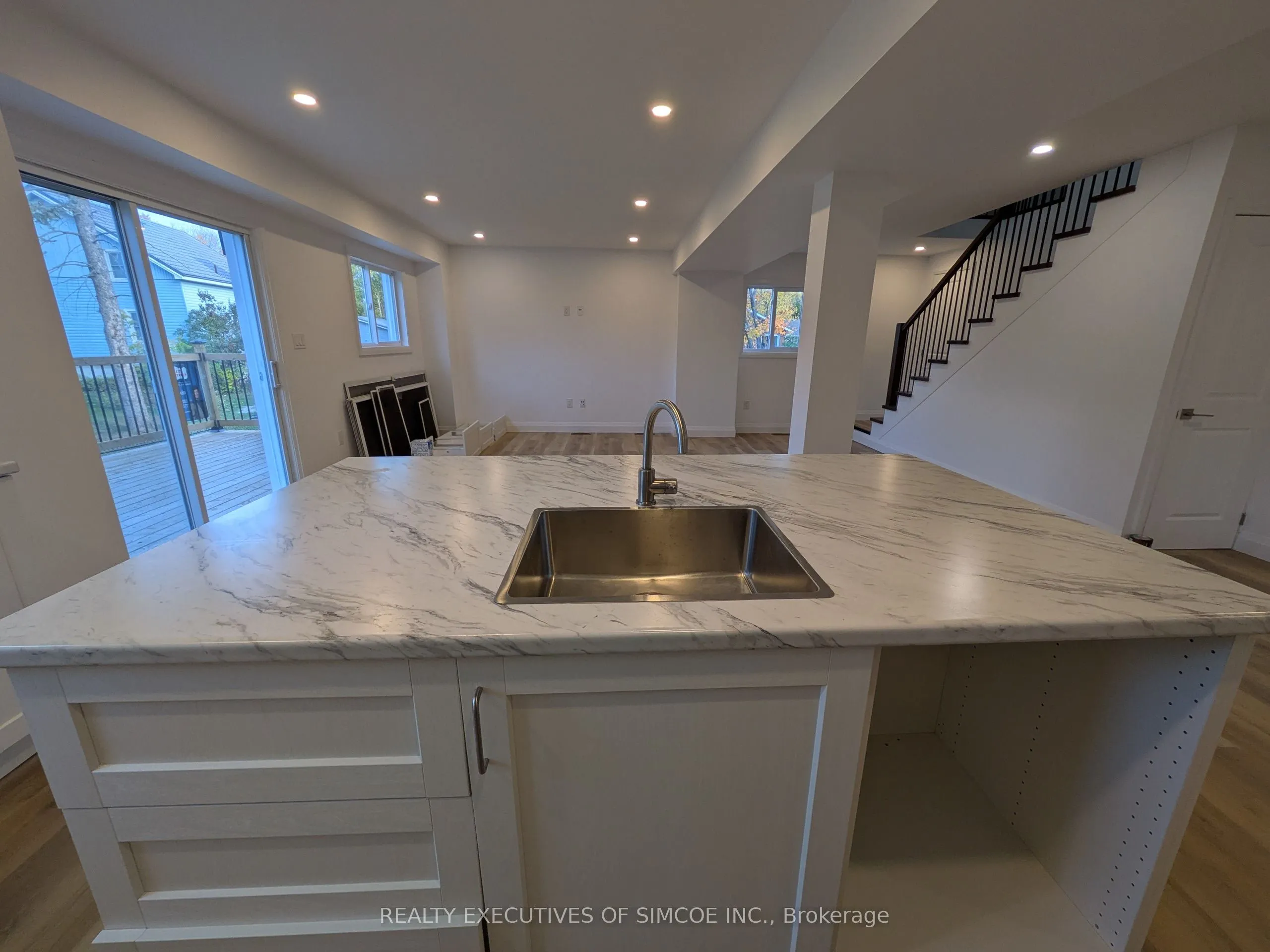 3464 Bayou Road