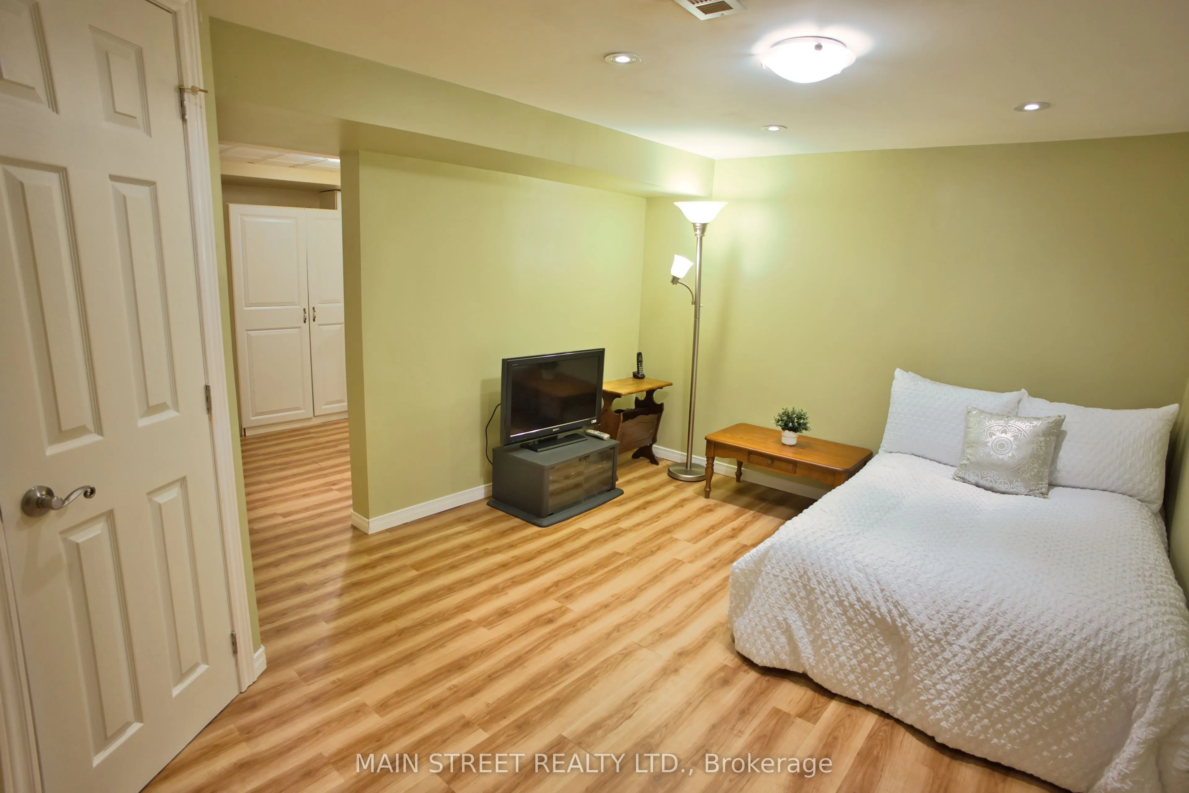 13 Quail Crescent, #22