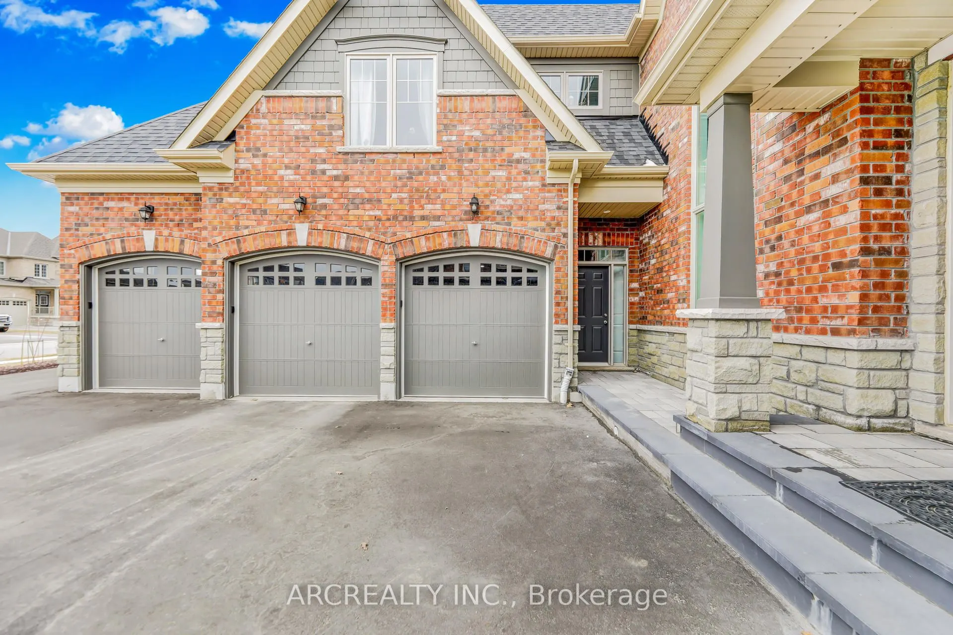 25 Thompson Way