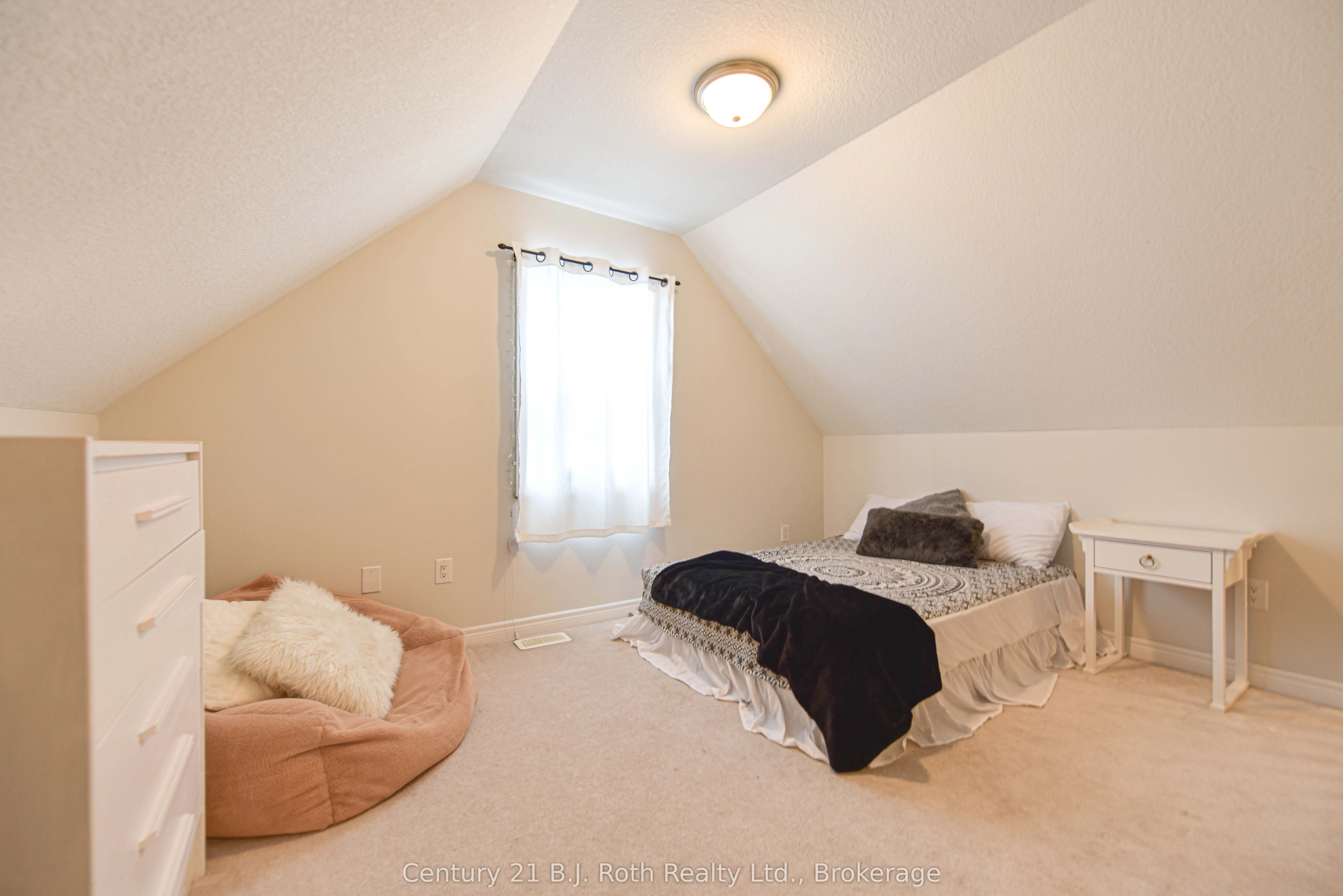 15 Isabella Drive