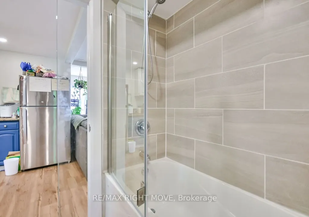6896 Pentland Lane