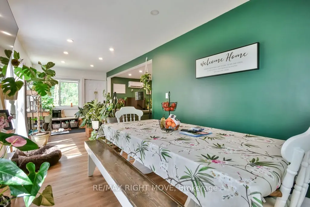 6896 Pentland Lane