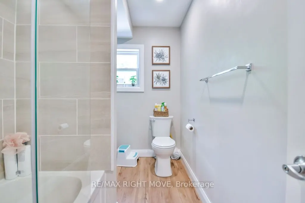 6896 Pentland Lane