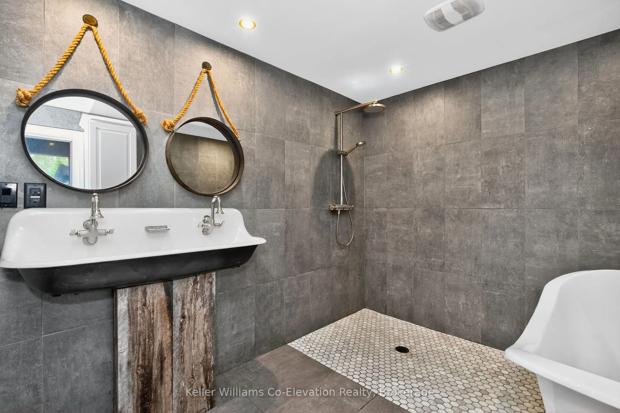 1076 Beaver Lane