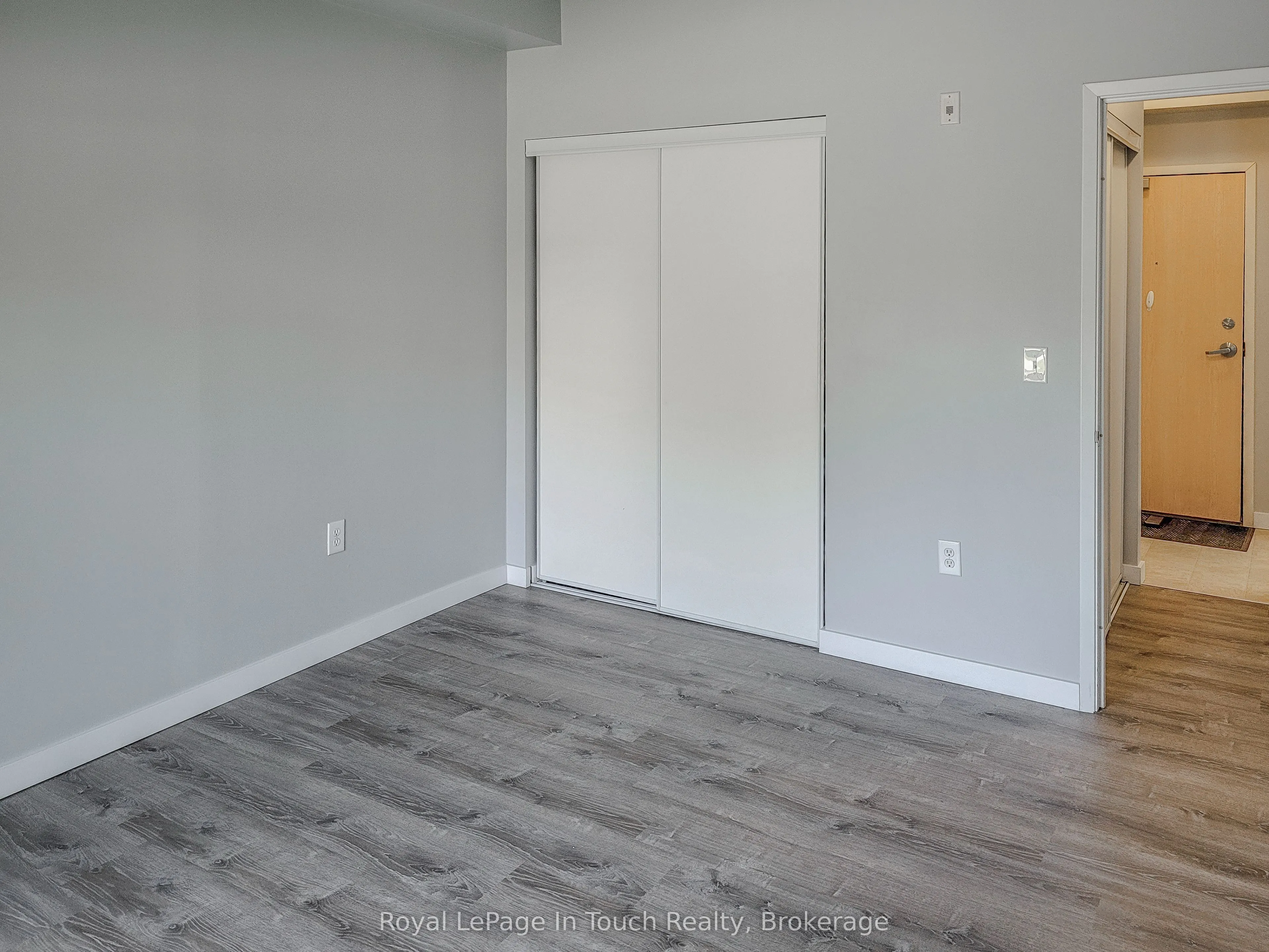 333 LAFONTAINE Road W, #102