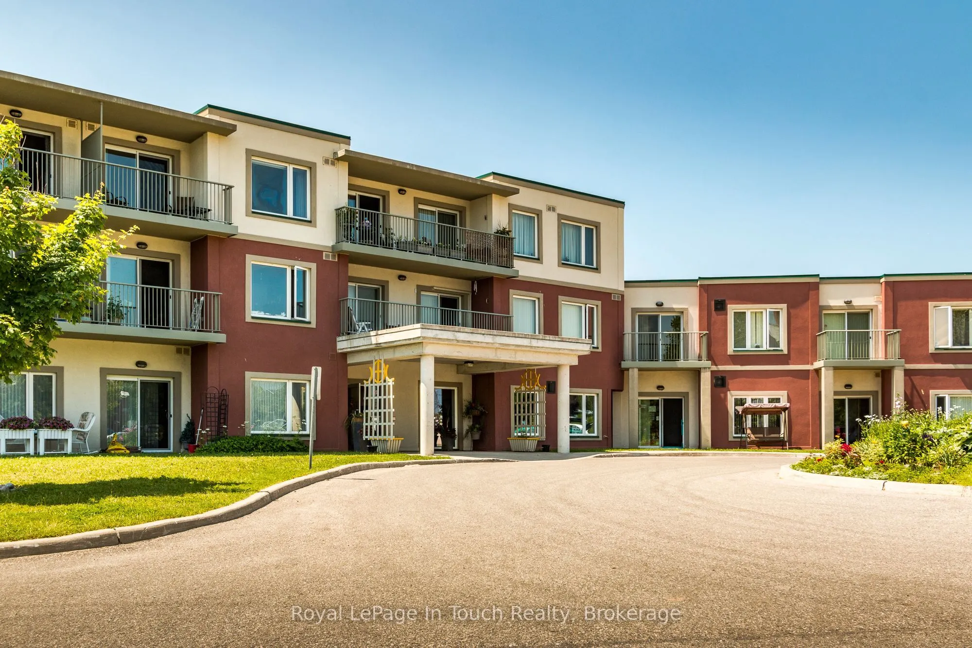 333 LAFONTAINE Road W, #102
