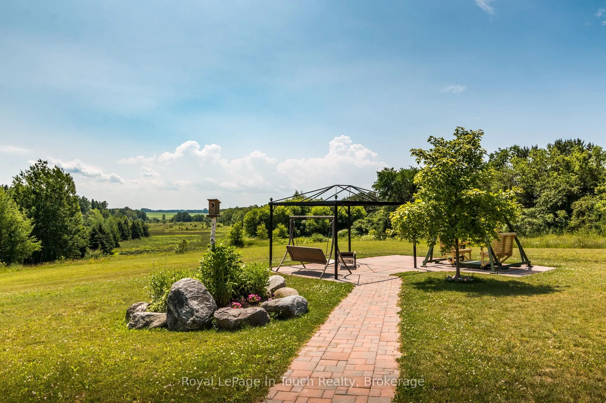 333 LAFONTAINE Road W, #102