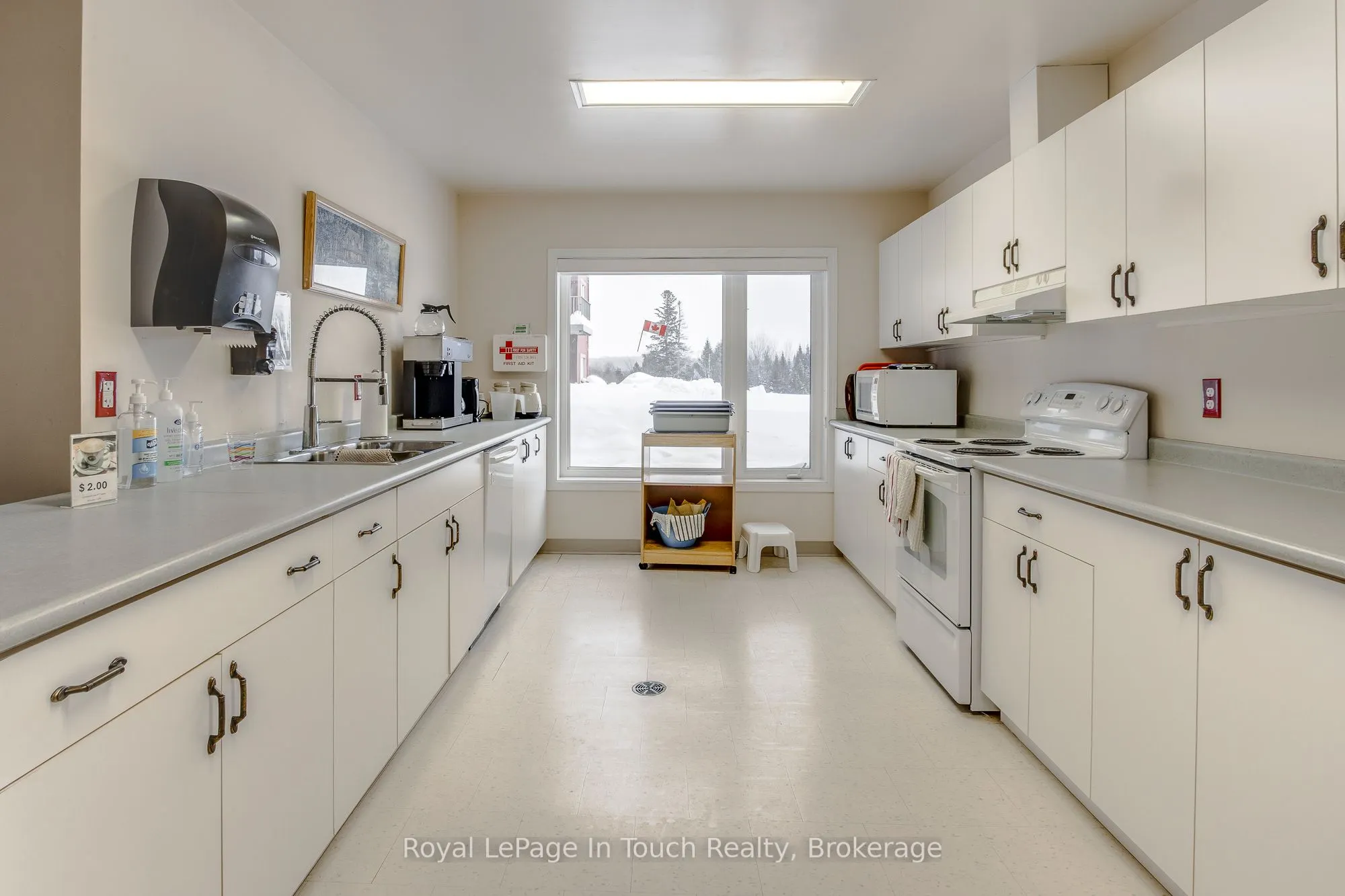 333 LAFONTAINE Road W, #102