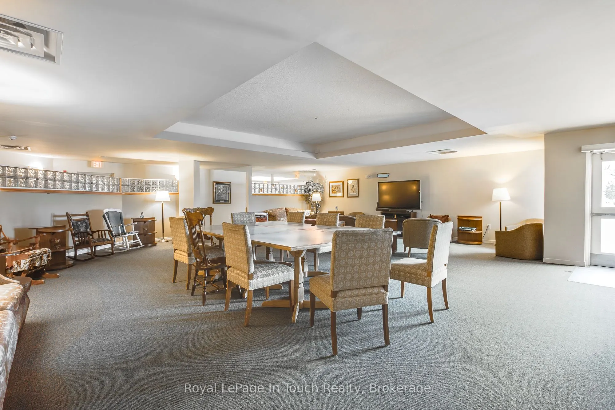 333 LAFONTAINE Road W, #102